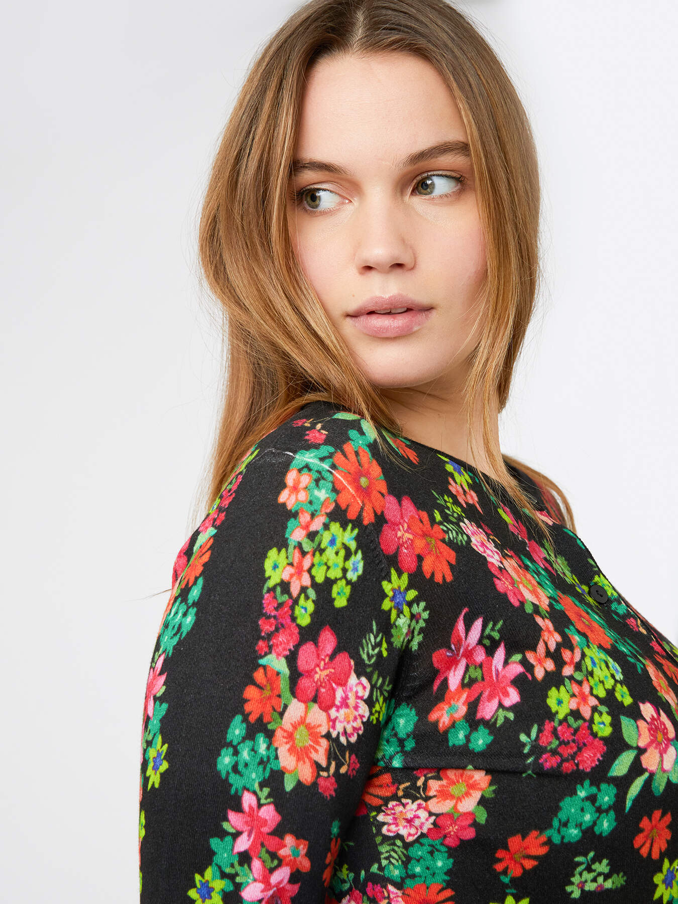 Cardigan &agrave; fleurs image number 4