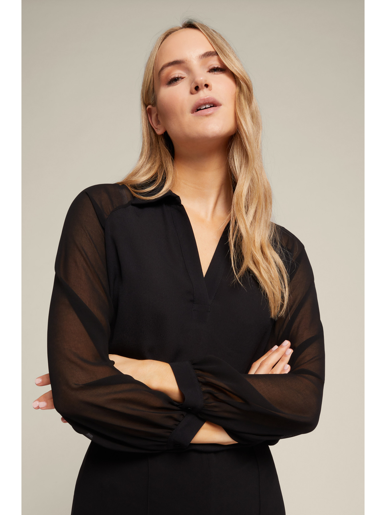 Blusa con cuello image number 4