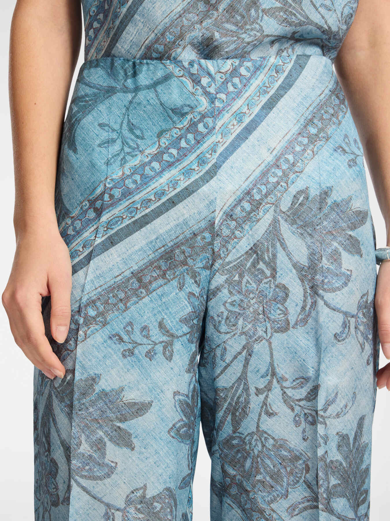 Pantaloni stampati in viscosa image number 3