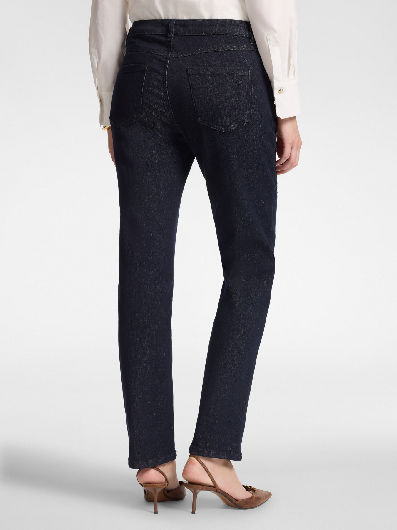 Jeans con ricamo image number 1