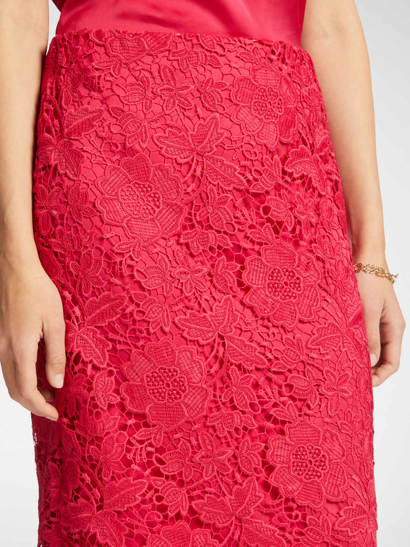 Saia de renda image number 3