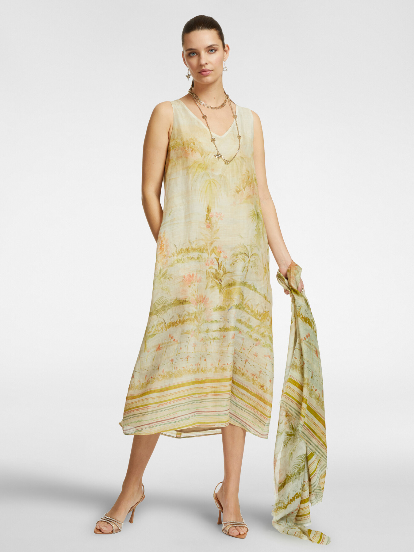 Vestido estampado com decote em V image number 0