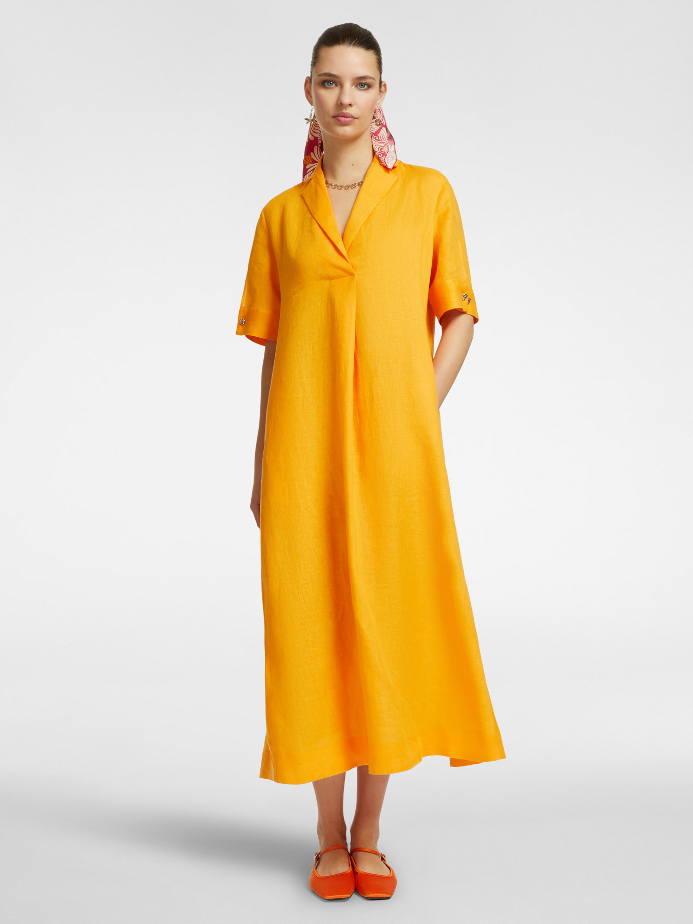 Robe &eacute;vas&eacute;e en lin image number 0