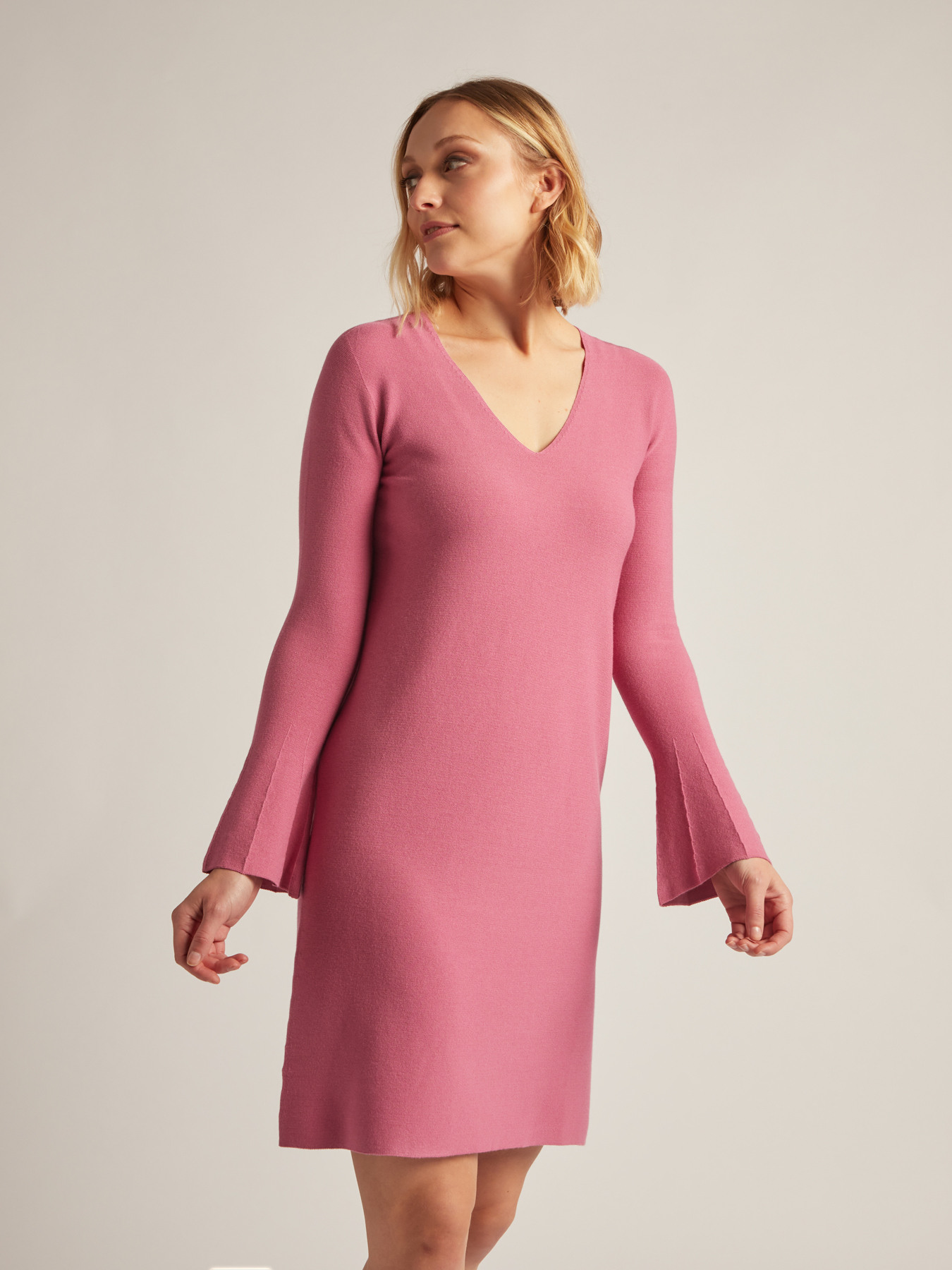 Viscose dress with flared cuffs image number 2