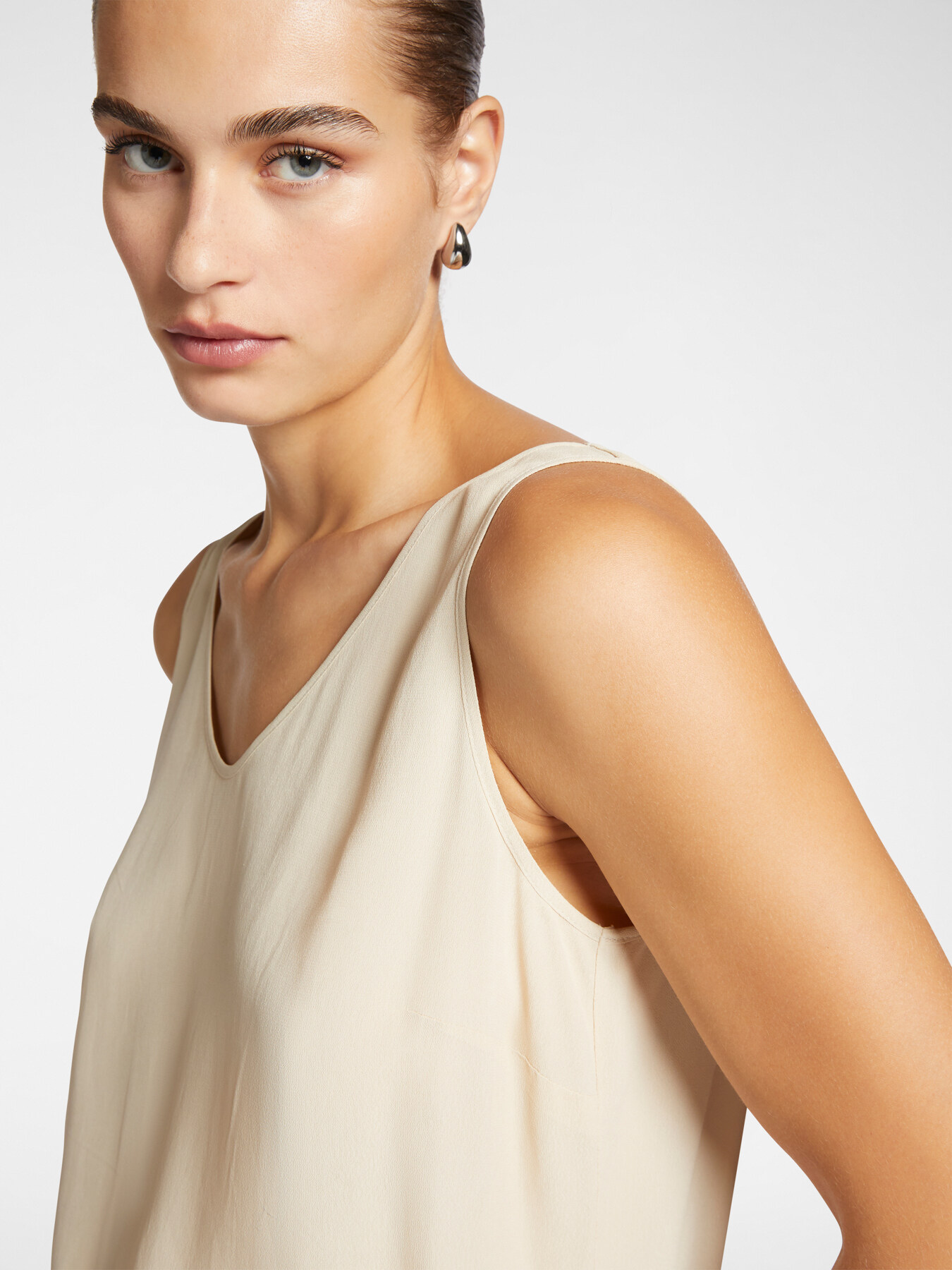 Viscose crepe top image number 3