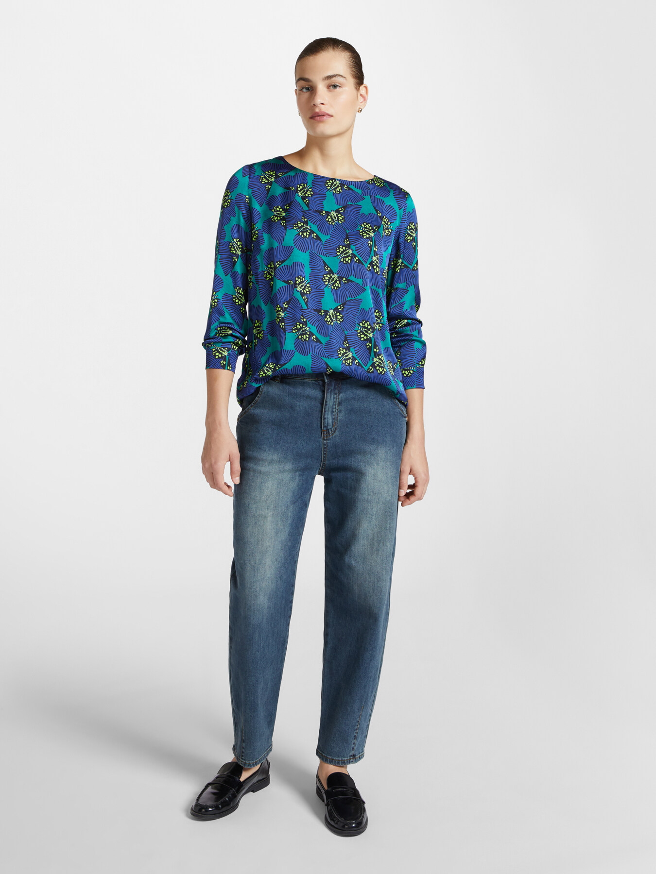 Vintage wash balloon jeans image number 4