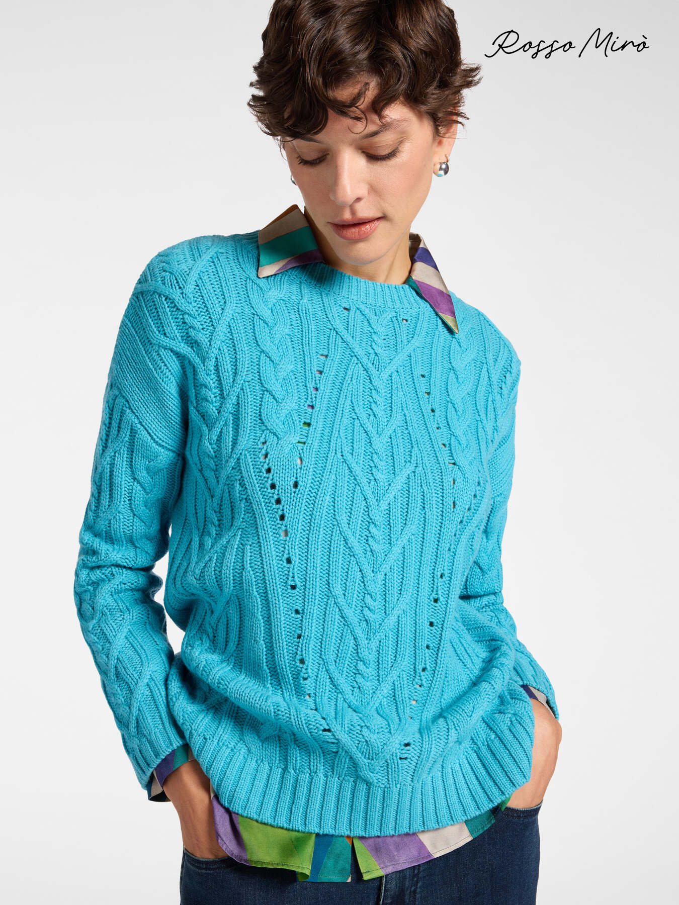 Maglia in lana con lavorazione trecce