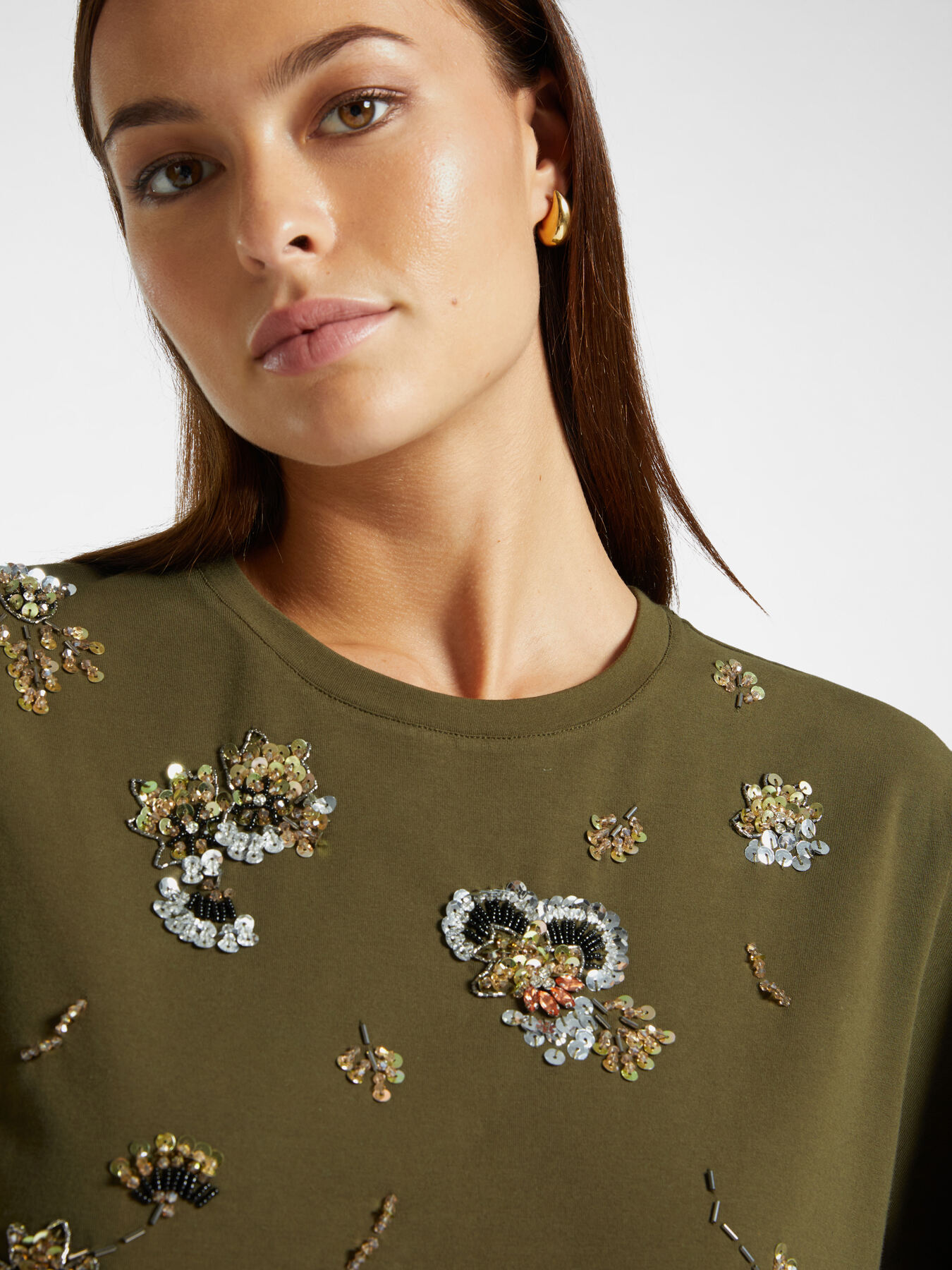 Camiseta bordada image number 3