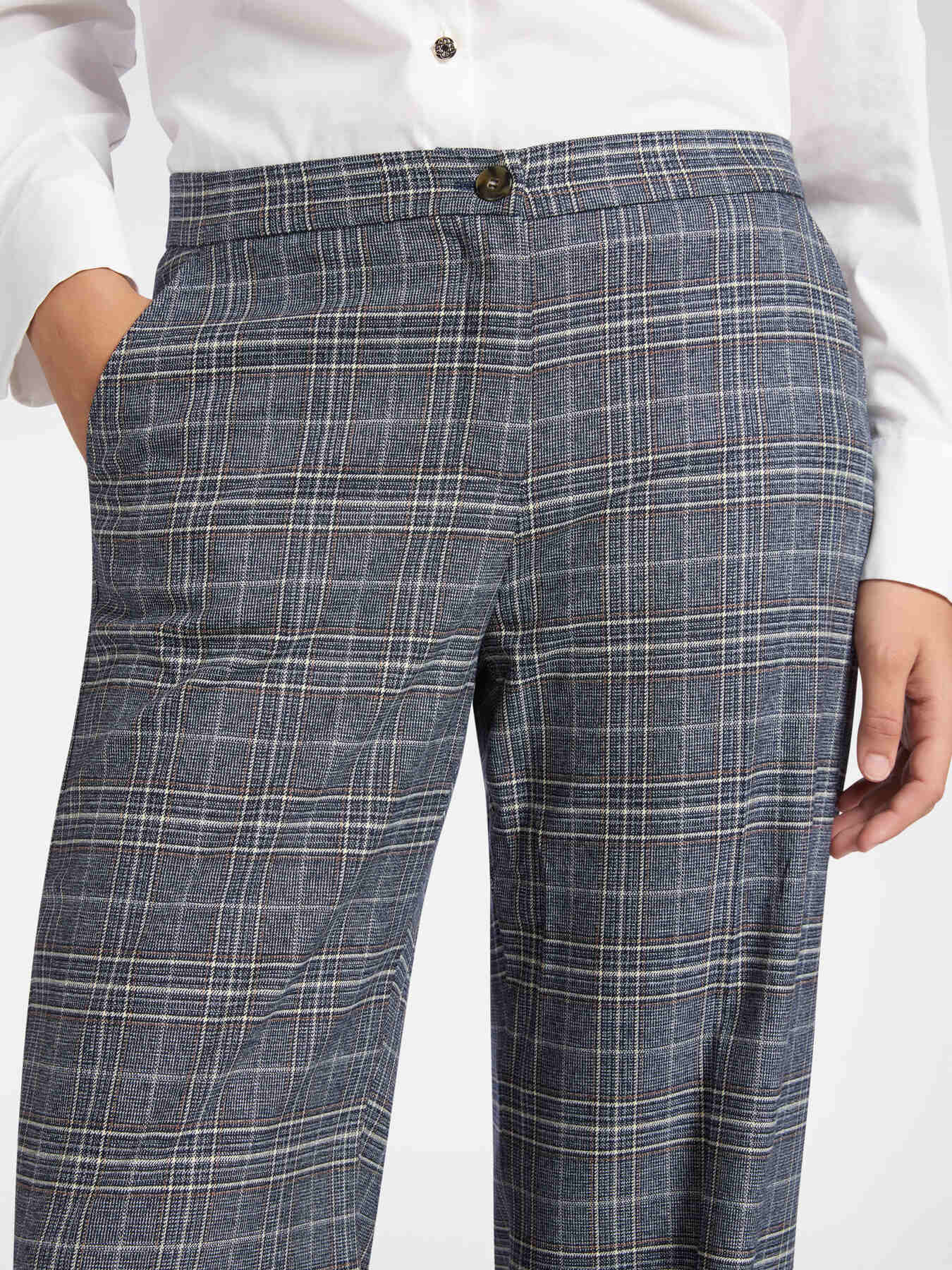 Men's patterned fabric trousers image number 3