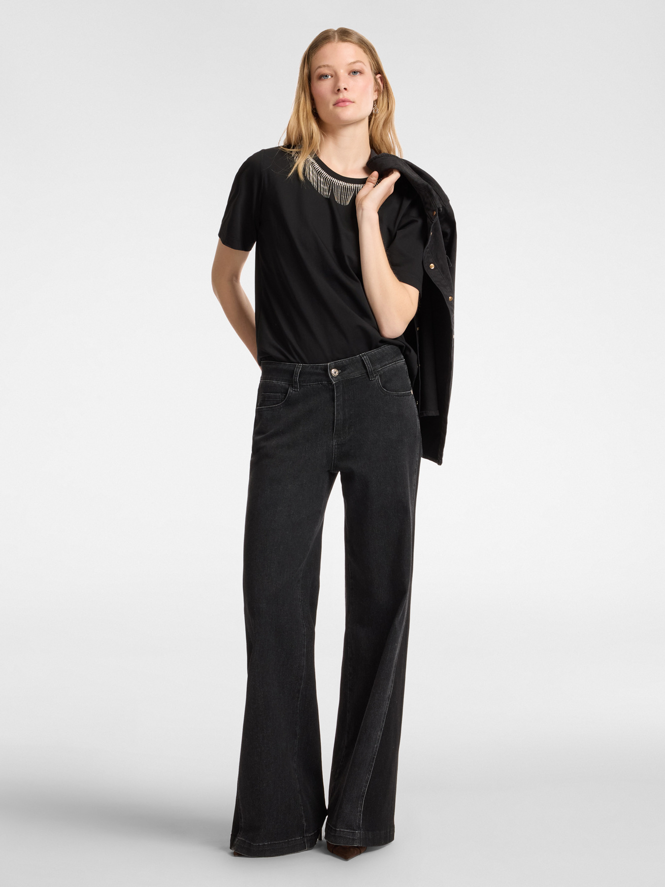 T-shirt con frange in strass image number 2