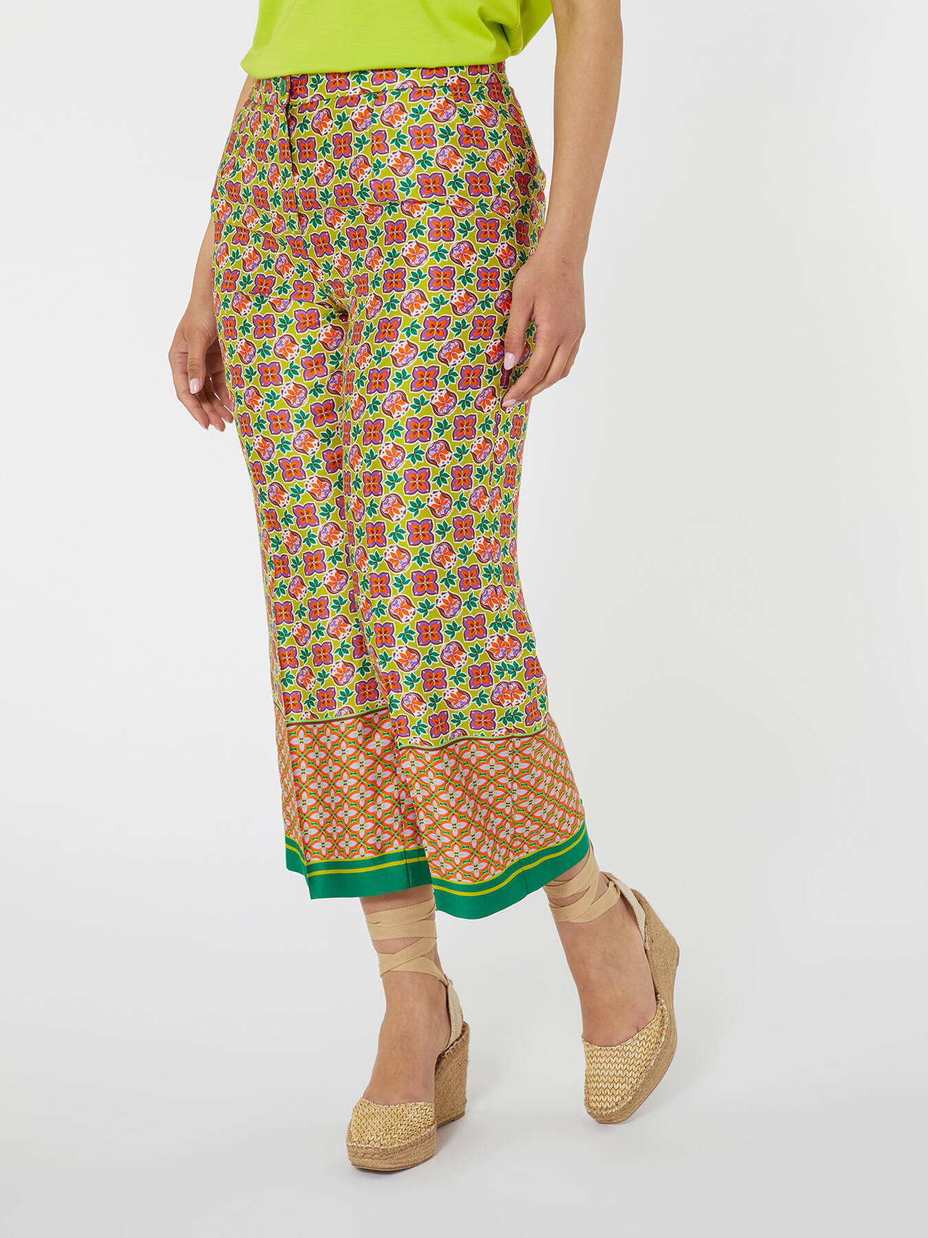 Pantalones rectos con estampado &eacute;tnico image number 3