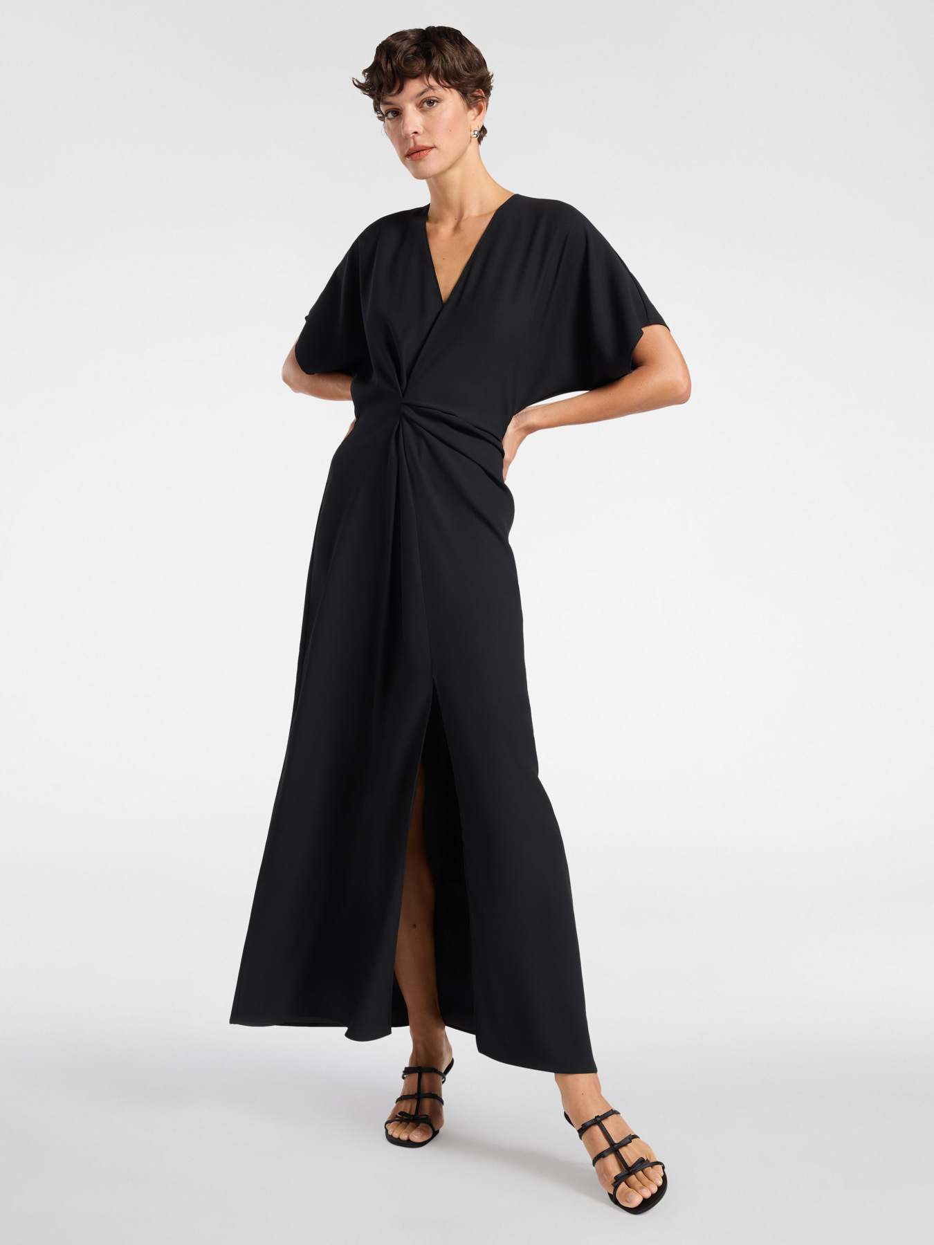 Vestido longo com nó central image number 2