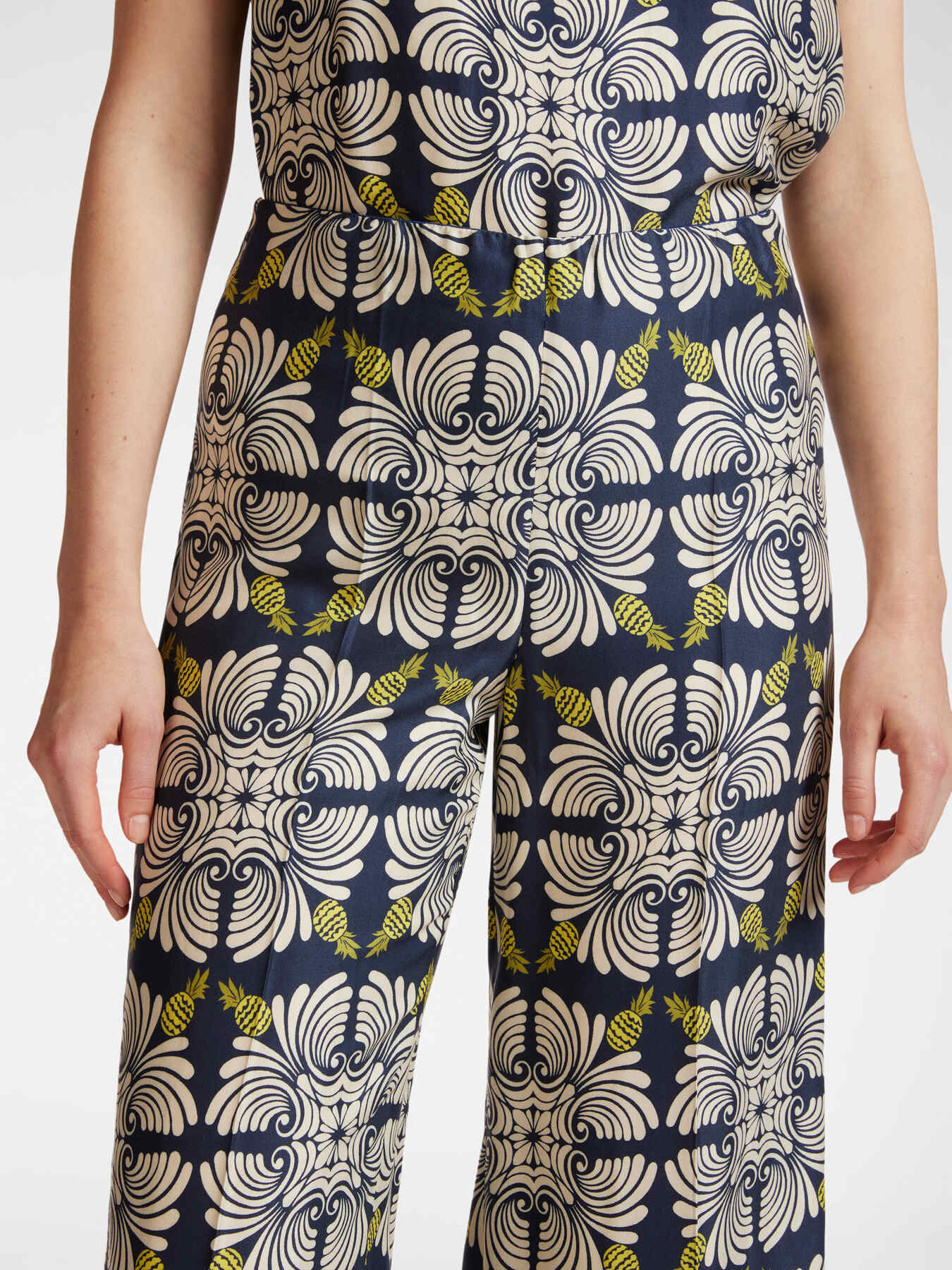 Pantaloni cropped stampati image number 3