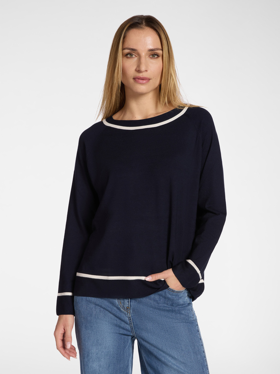 Gestreiftes Strickoberteil aus Viskosemischung