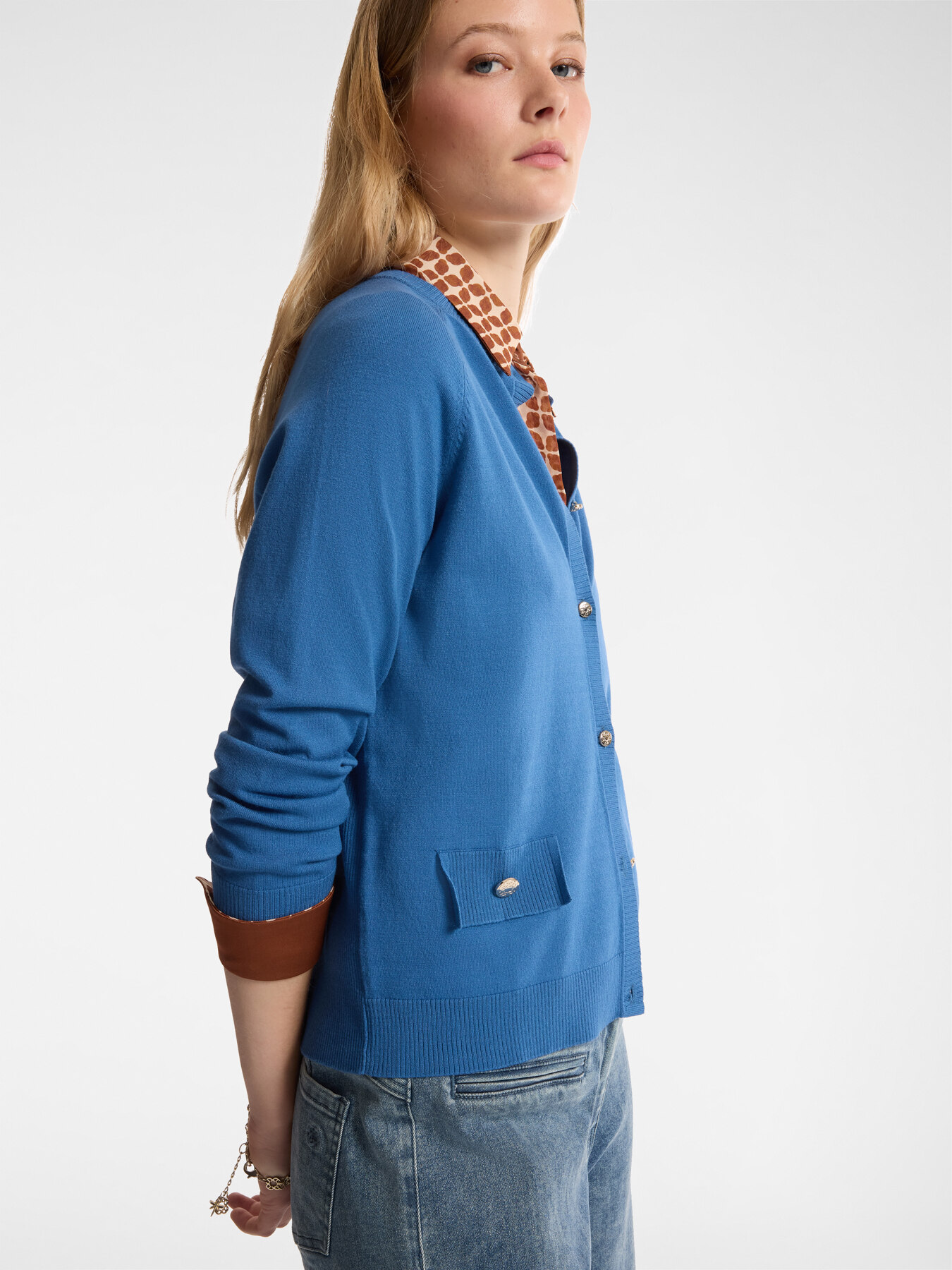 Strickjacke mit Knöpfen image number 3