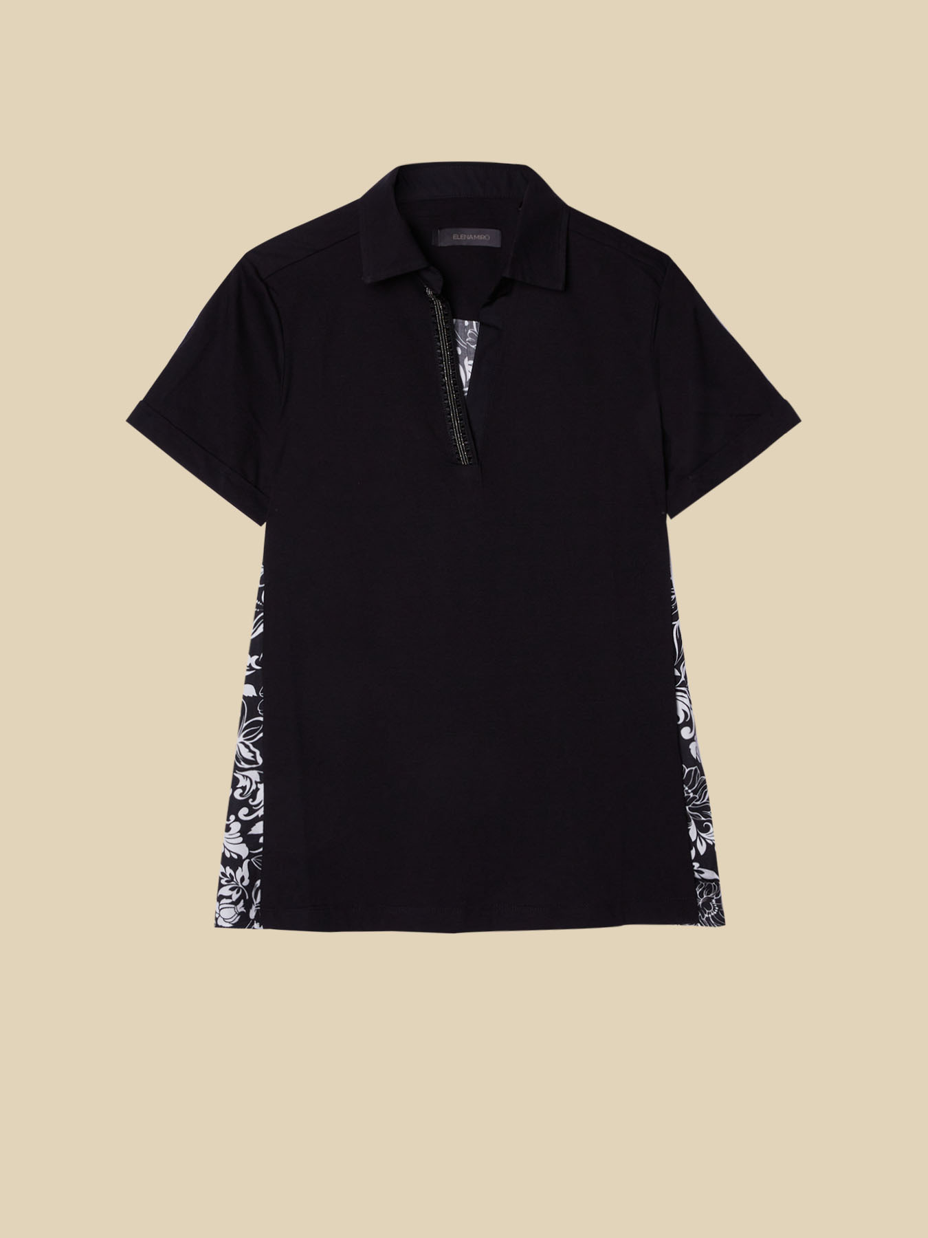 T-shirt com estampa atrás image number 4