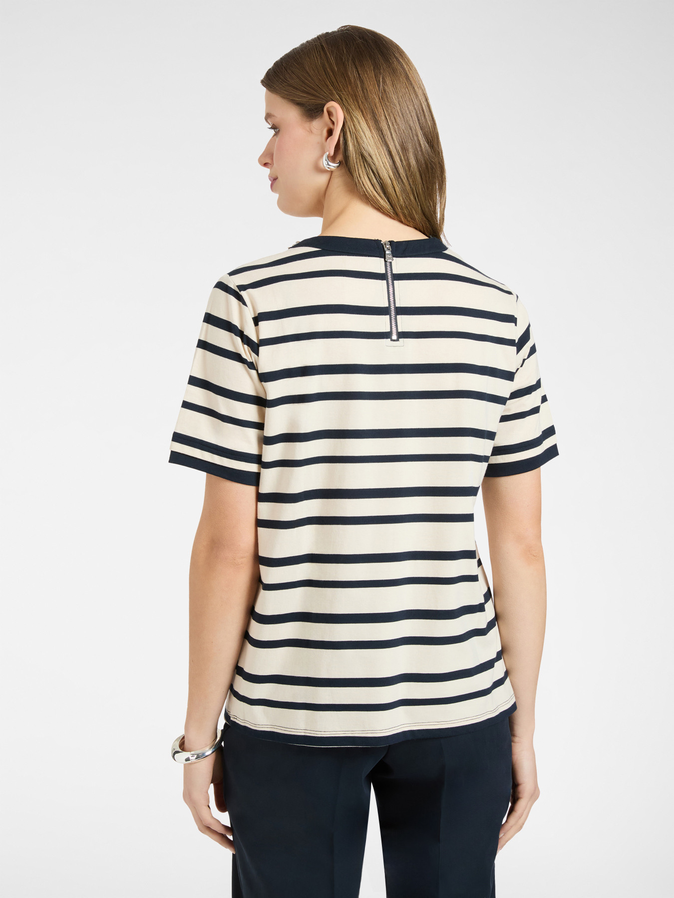 T-shirt rigata con ricami image number 1
