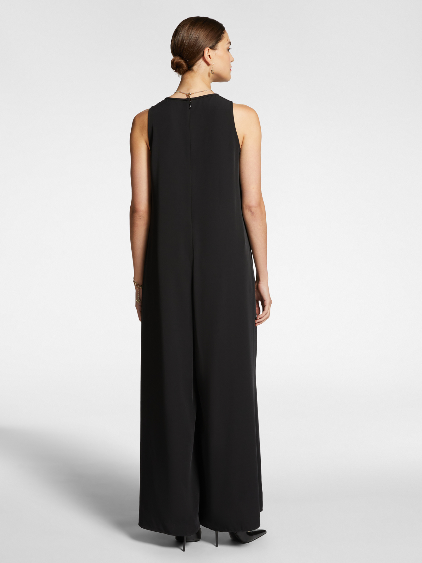 Ensemble &eacute;l&eacute;gant avec combinaison et cape image number 1