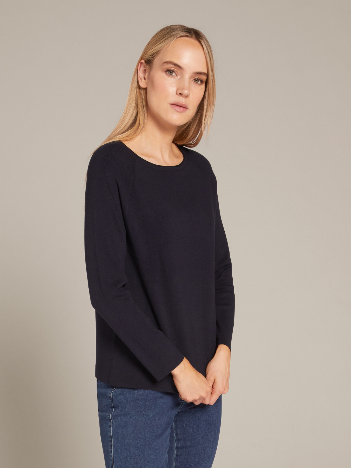 Pull ray&eacute; boxy en viscose responsable image number 0