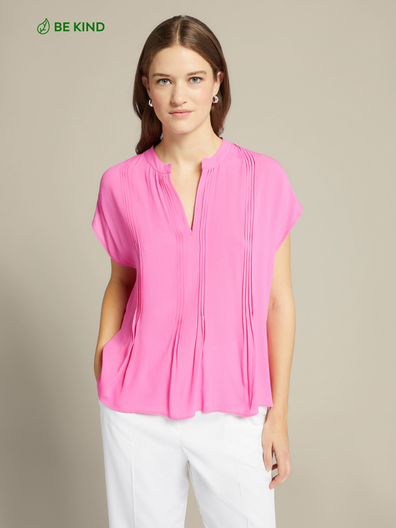 Blouse with pleats in crêpe de chine