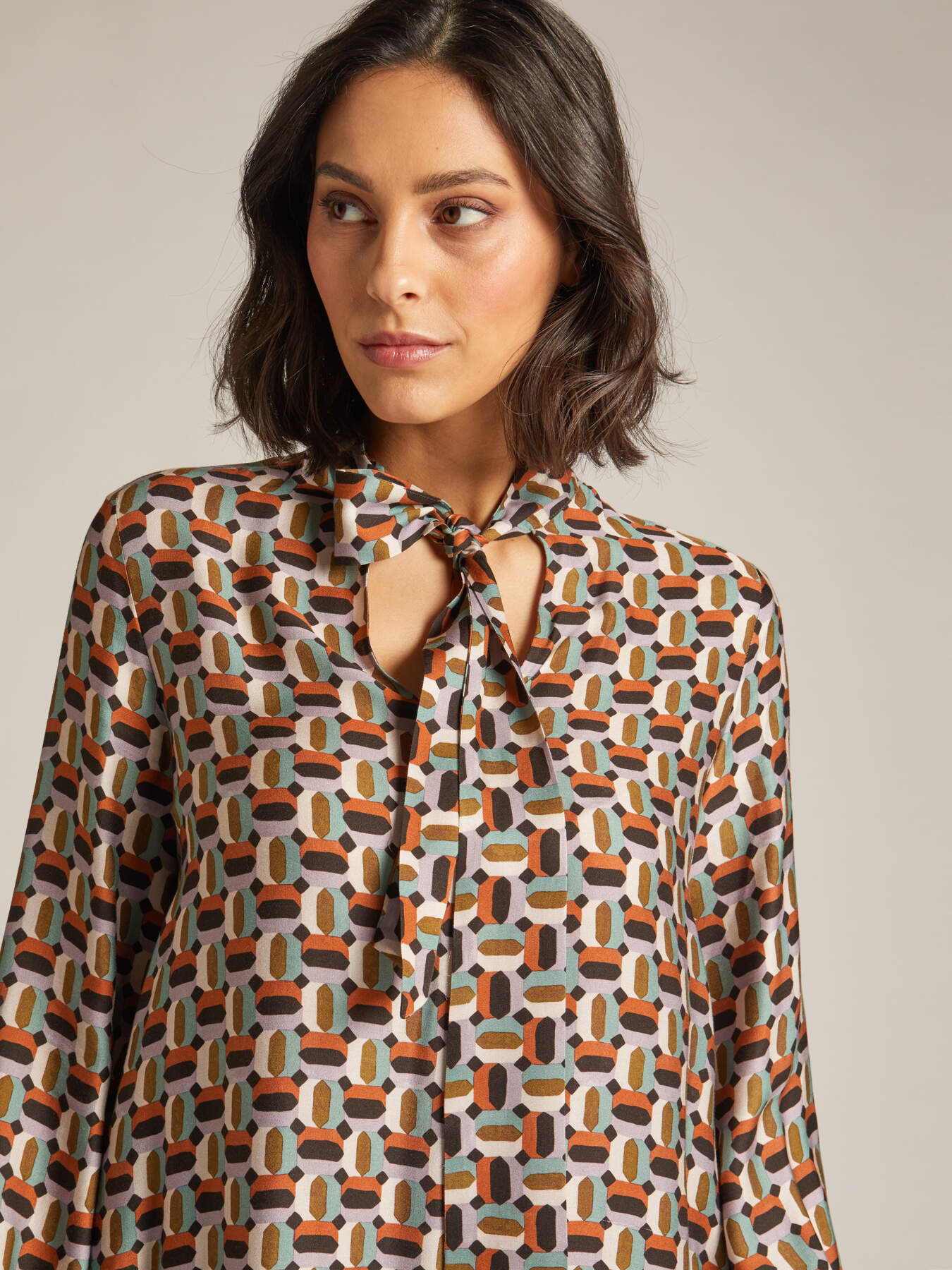 Robe imprim&eacute;e avec n&oelig;ud au col image number 3