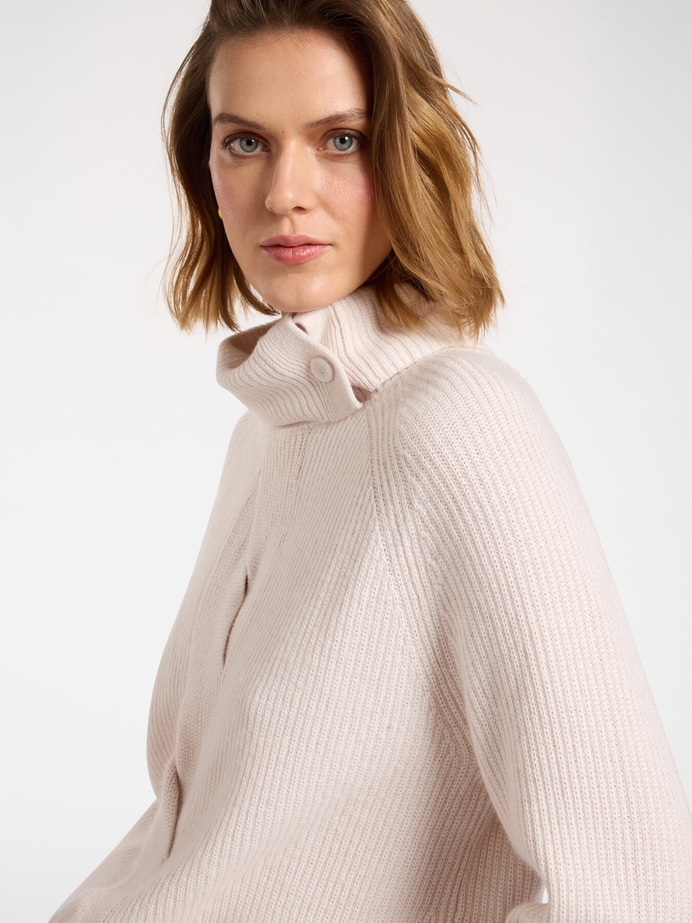 Pullover mit Zopf vorne image number 3