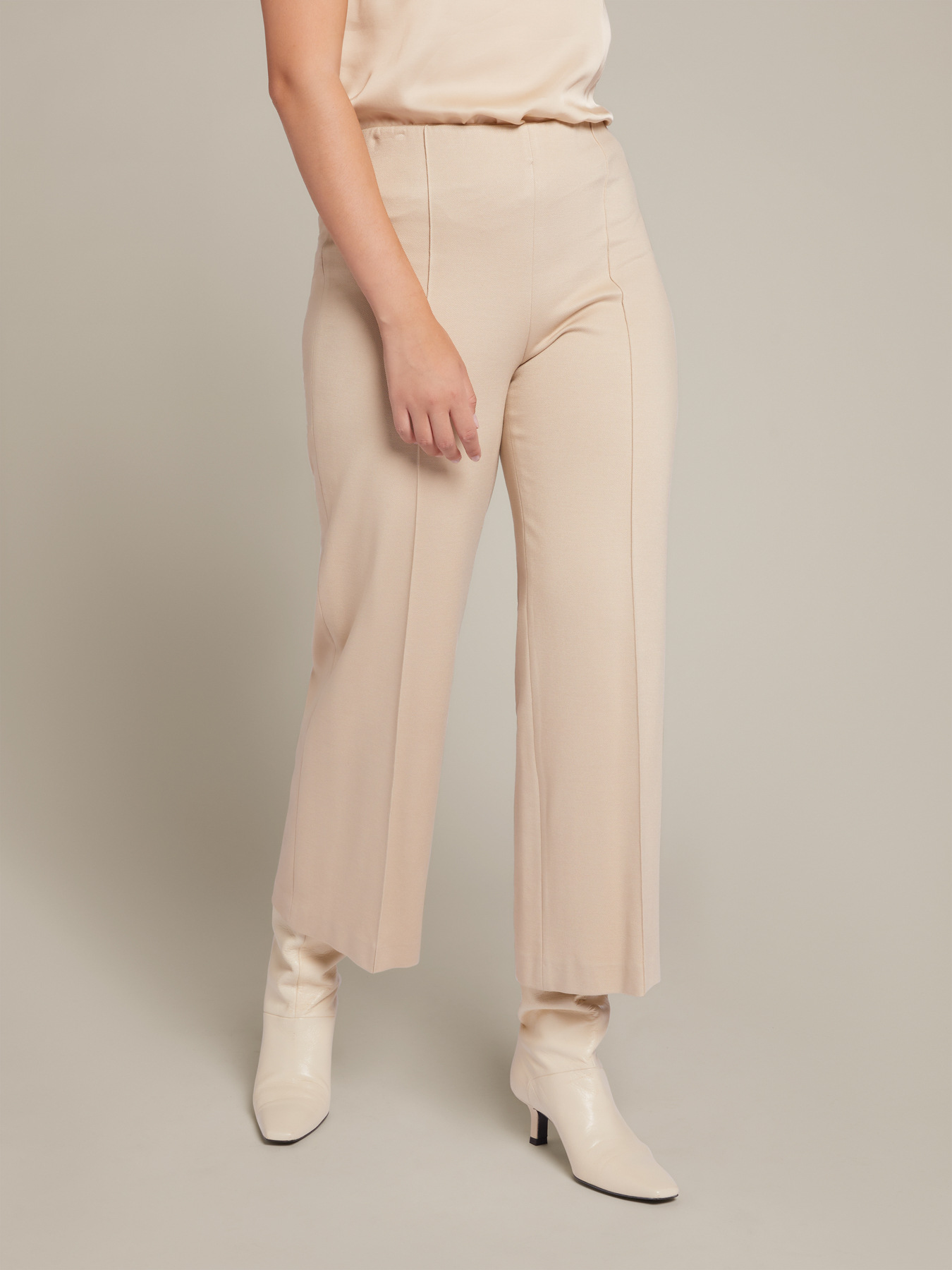 Cropped-Hose aus weich fallendem Trikot-Jersey image number 2