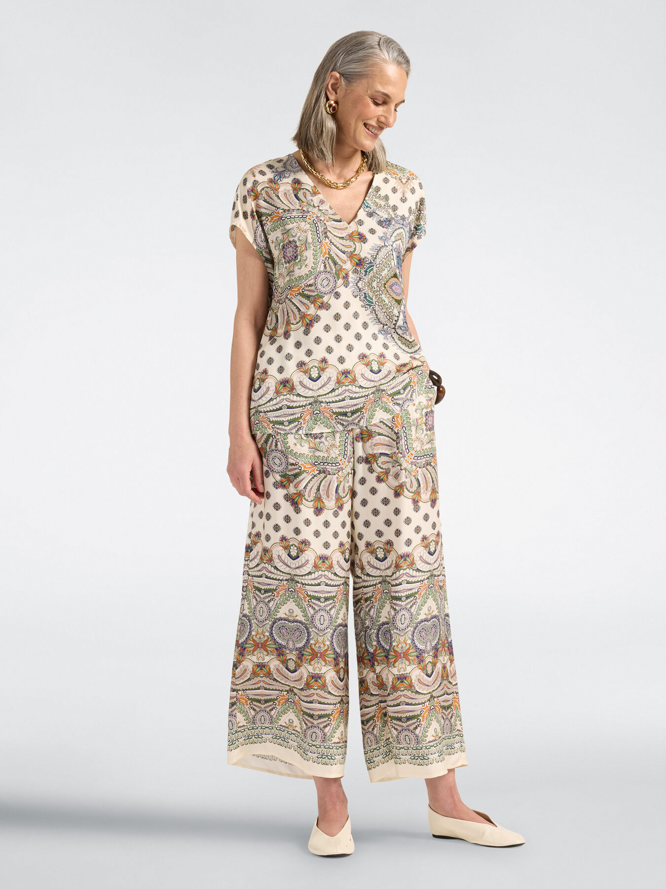 Printed viscose blouse with V-neck image number 2