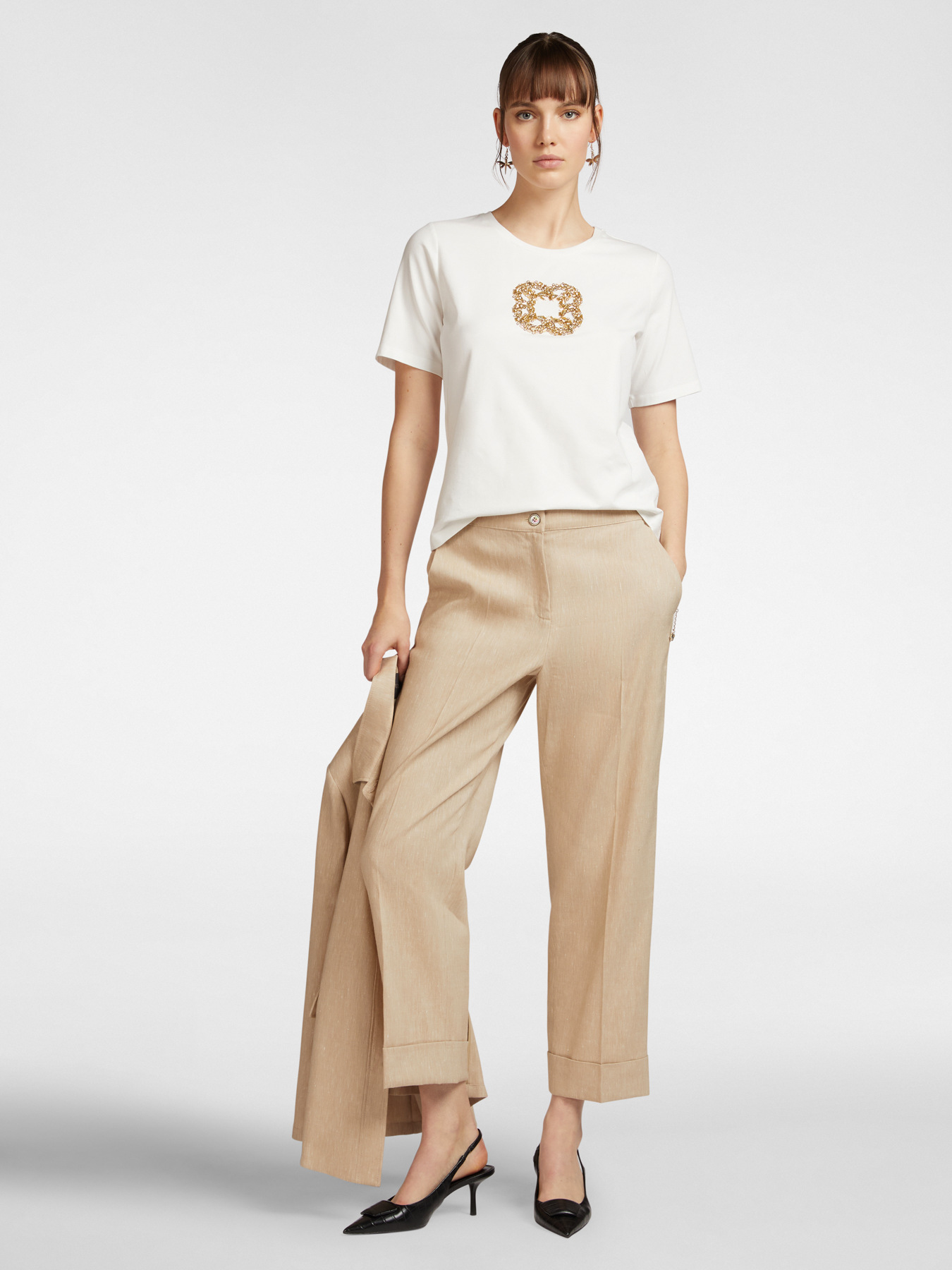 T-shirt with embroidery image number 2