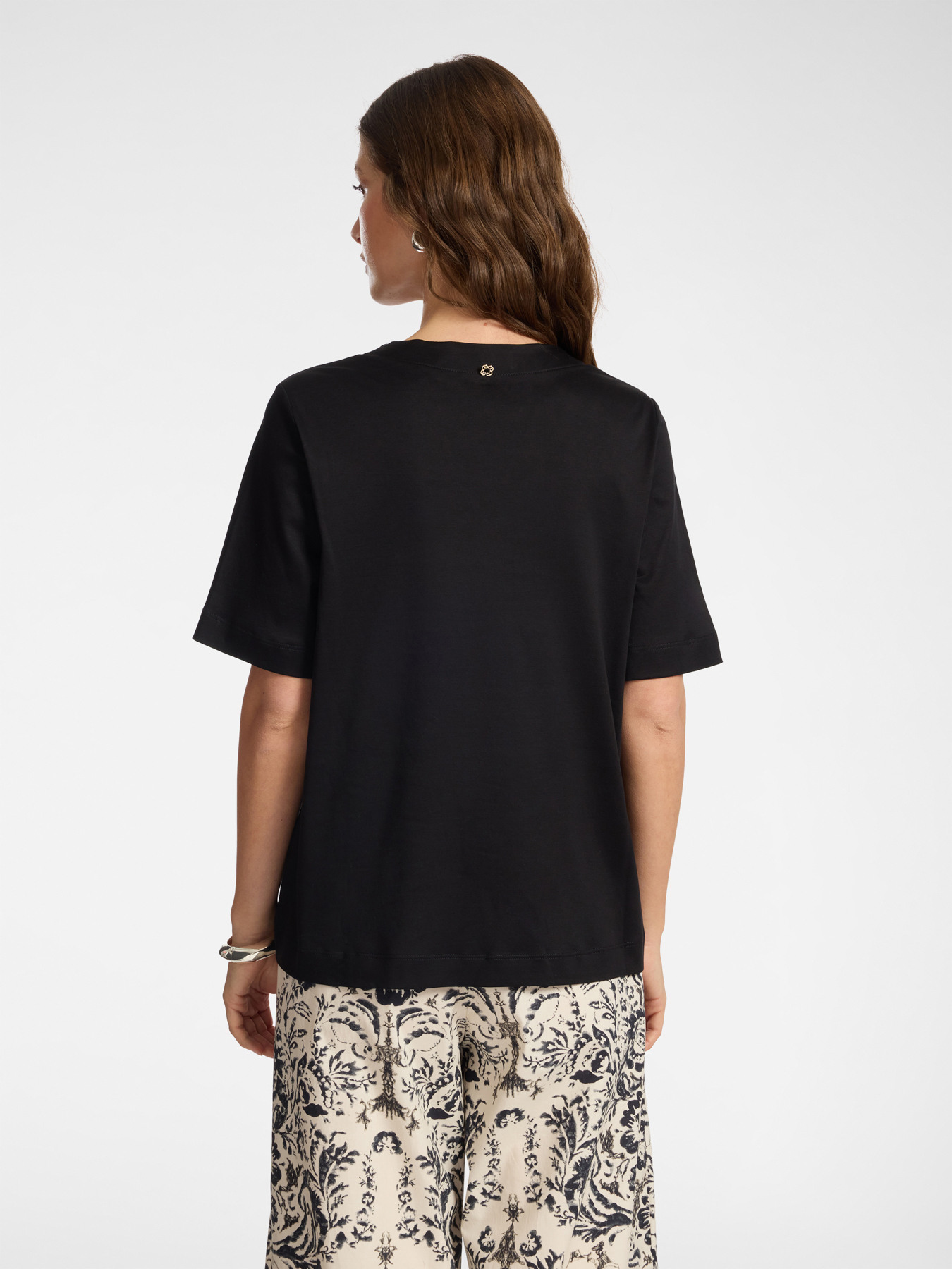 V-neck cotton T-shirt image number 1