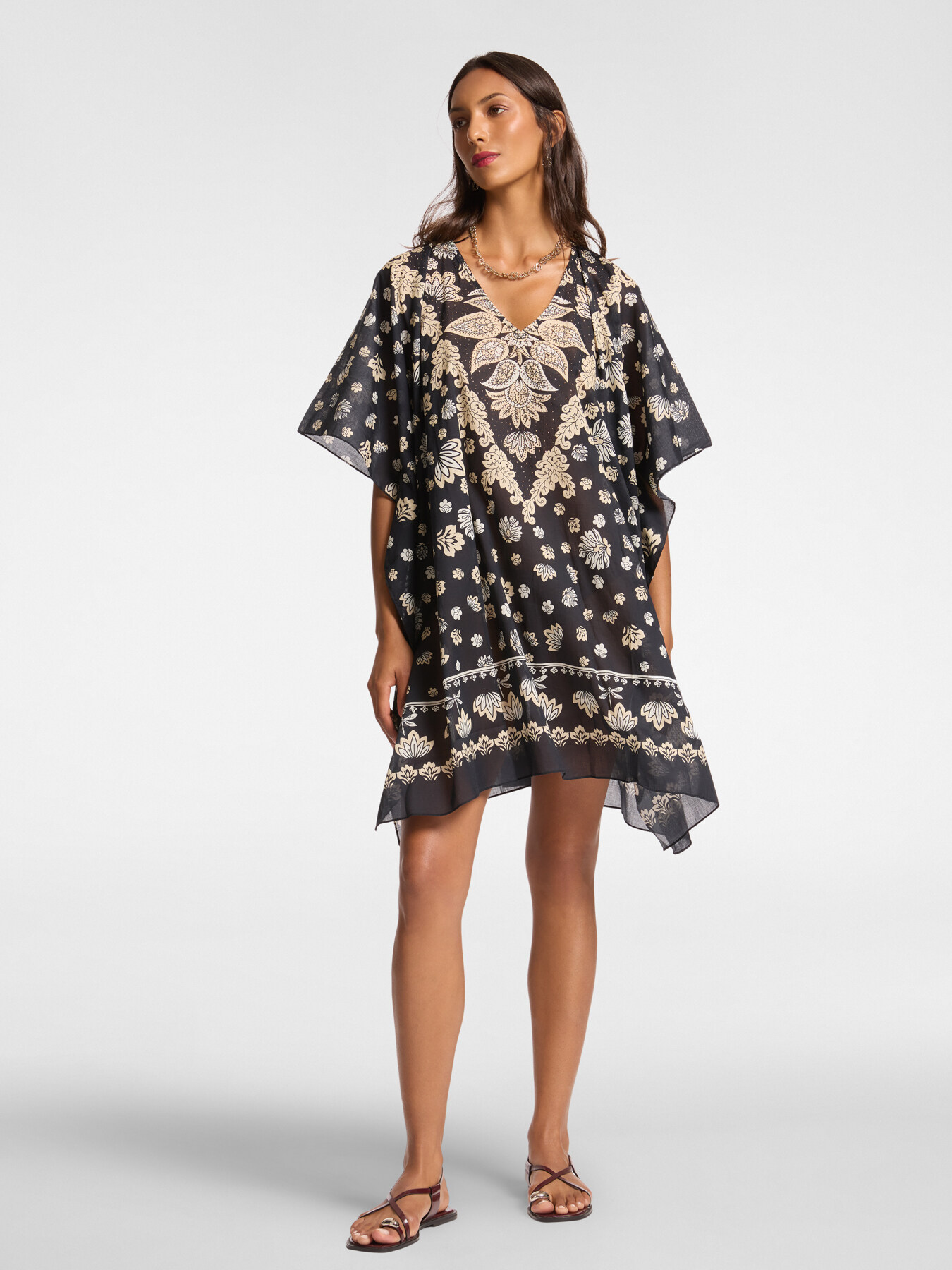 Caftan imprim&eacute; et brod&eacute; image number 4