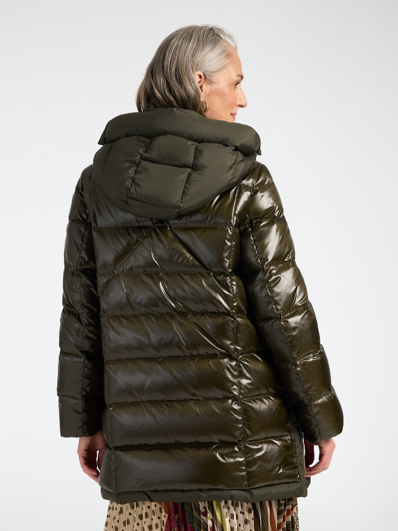 Long puffer jacket in shiny and matte nylon image number 1