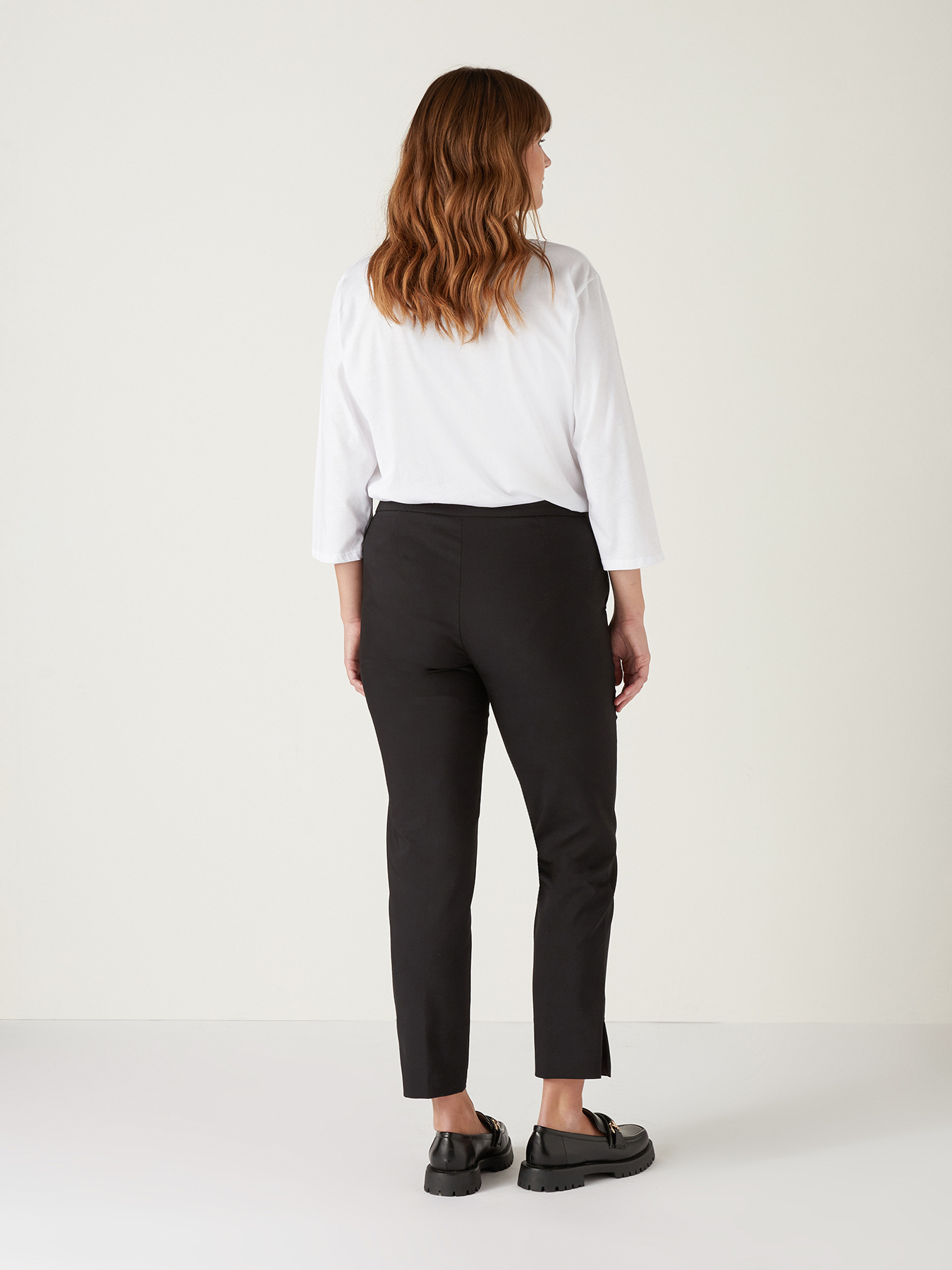 R&Ouml;HRENHOSE AUS STRETCH-STOFF image number 1