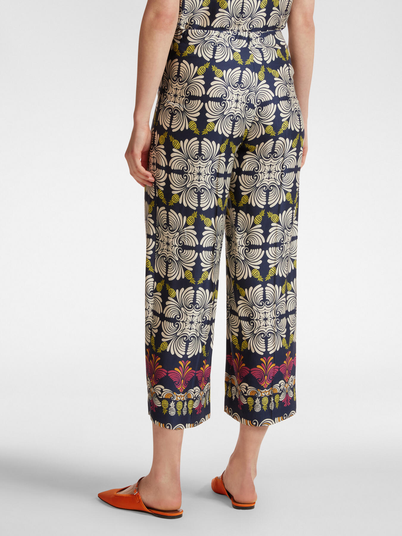 Pantaloni cropped stampati image number 1