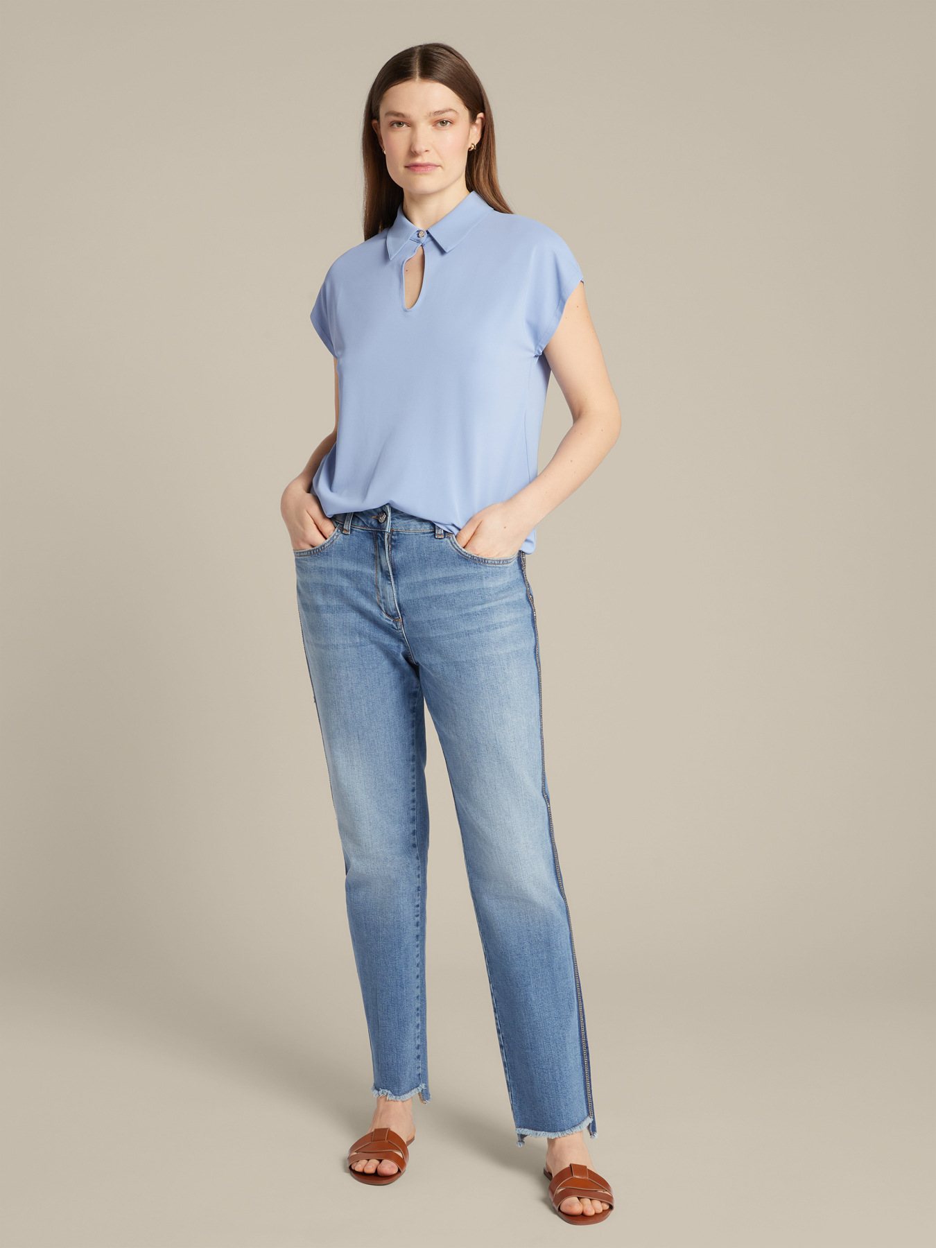 T-shirt avec ouverture sur le devant image number 2