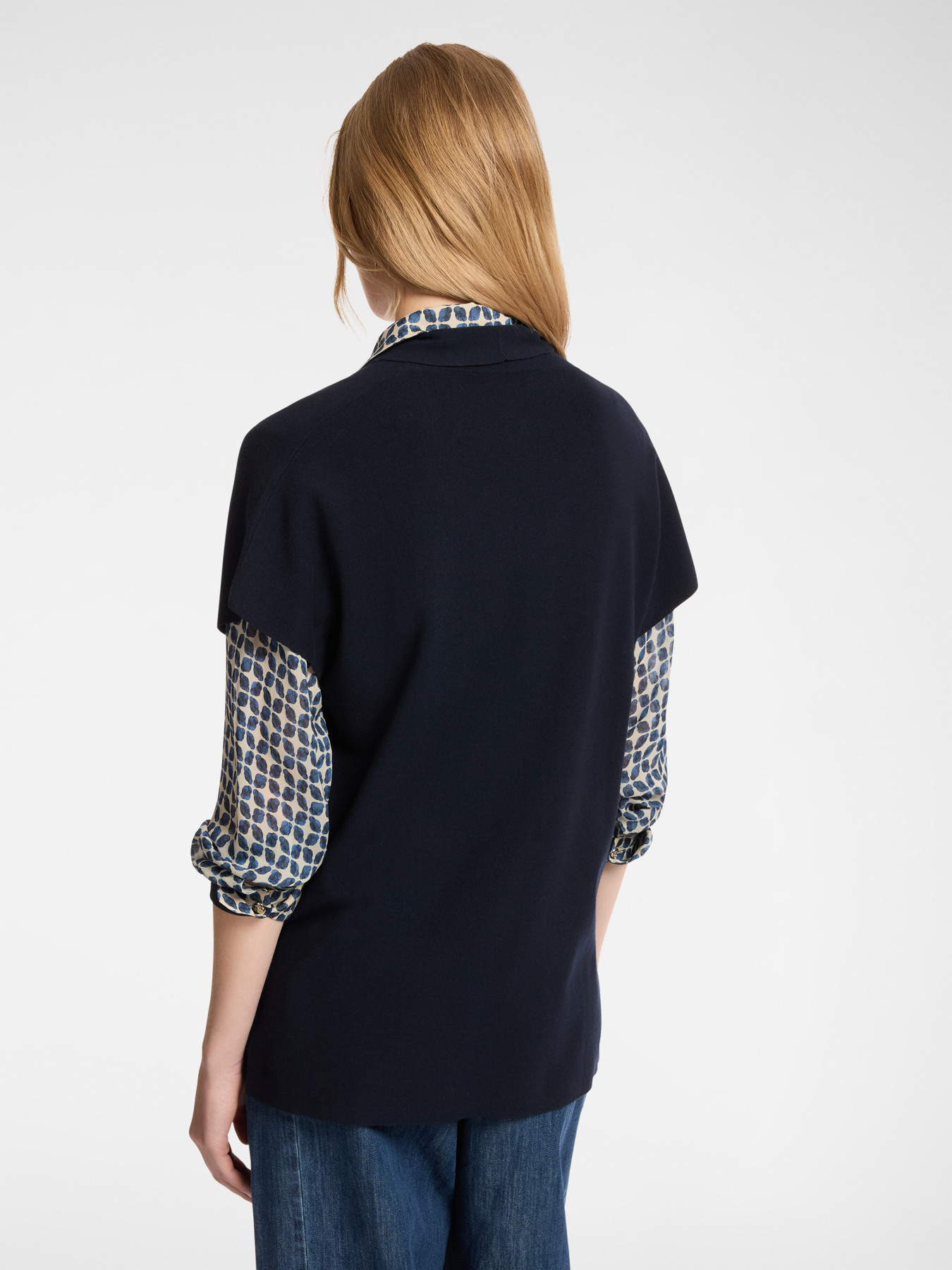 Gilet lungo con bottoni image number 1