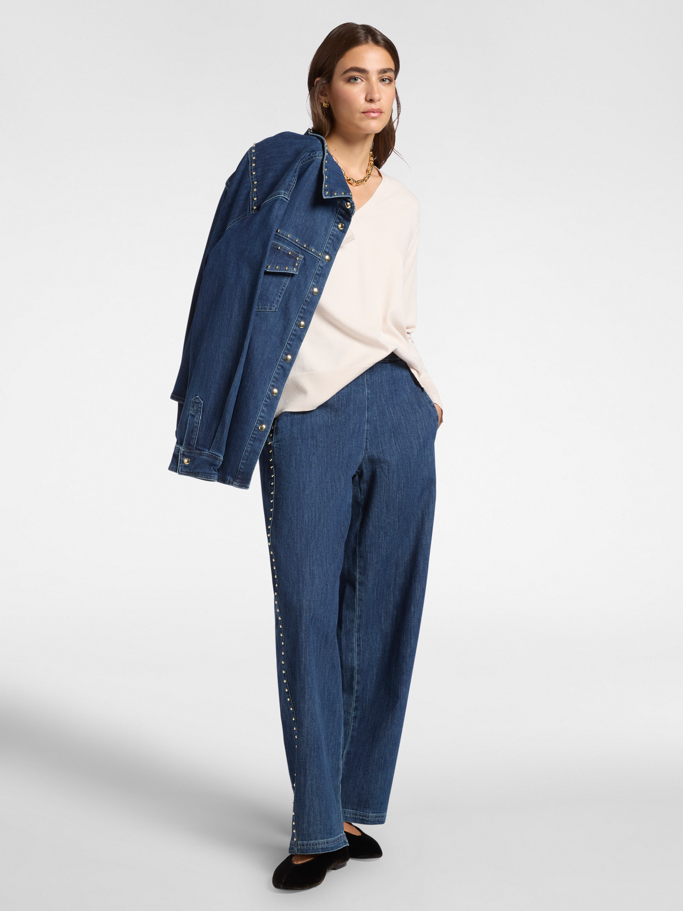 V-neck sweater image number 2