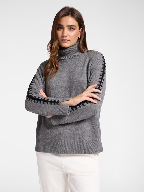 Pull en laine brod&eacute; &agrave; la main