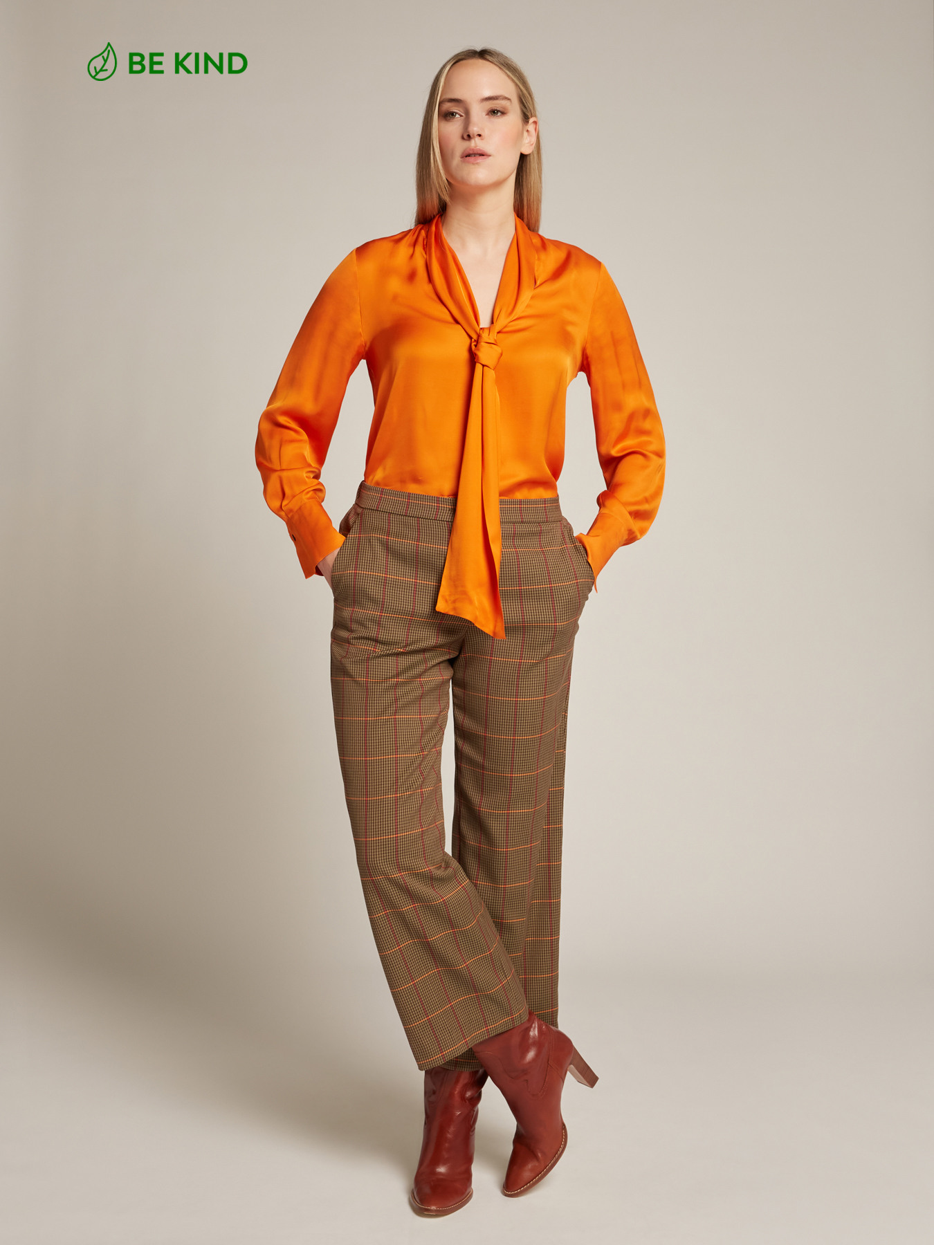 Pantaloni cropped check image number 0