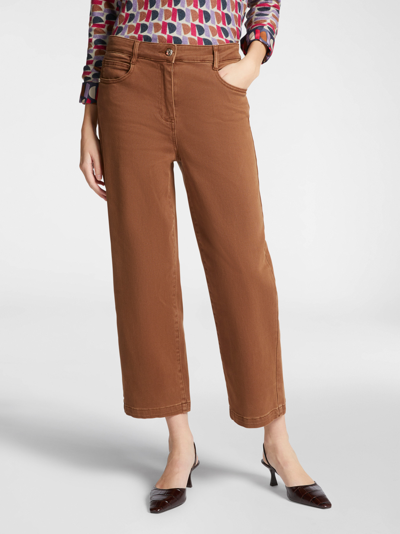 Cropped five-pocket trousers in drill image number 2
