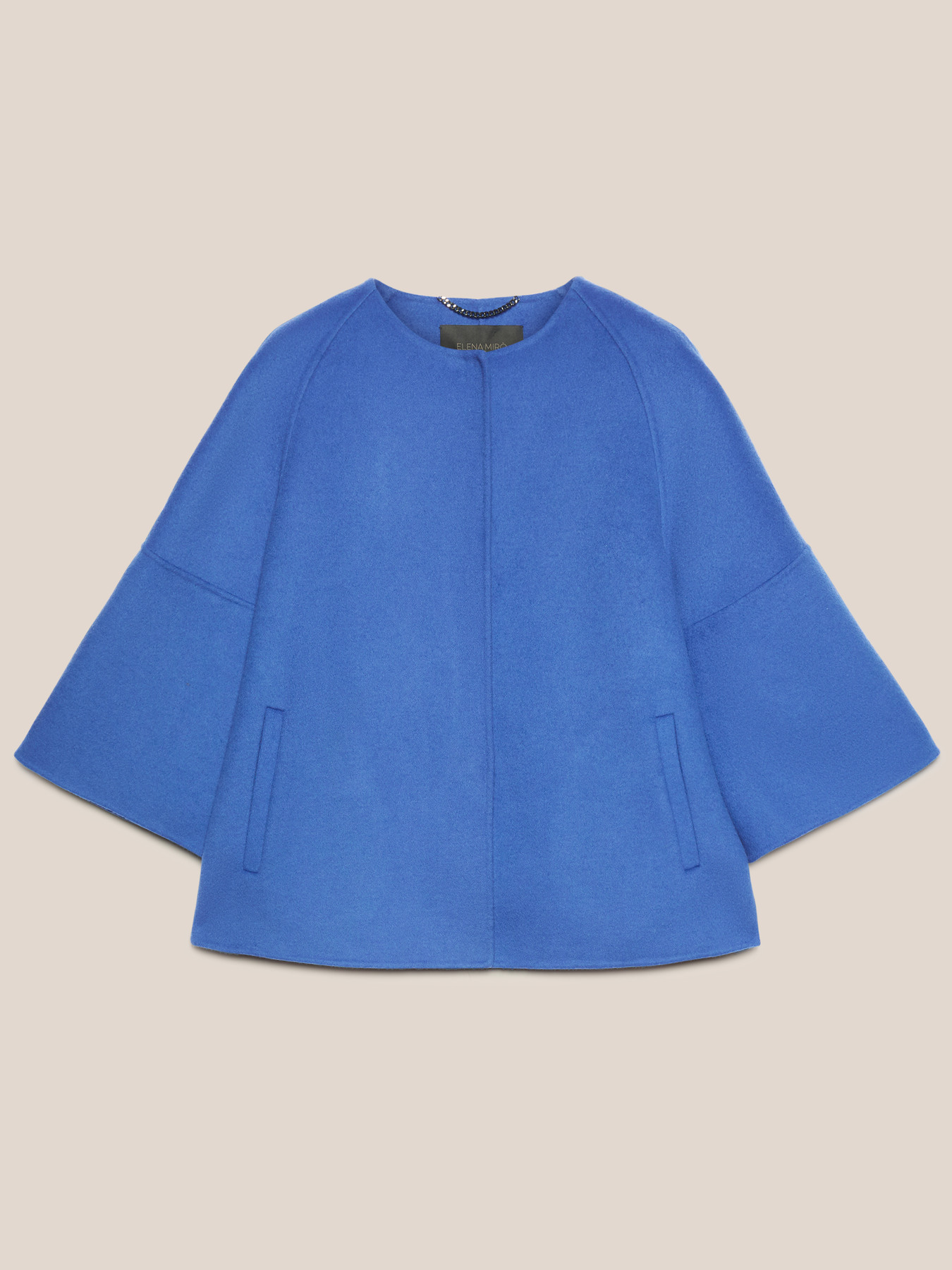 Hand-finished double fabric cape image number 4