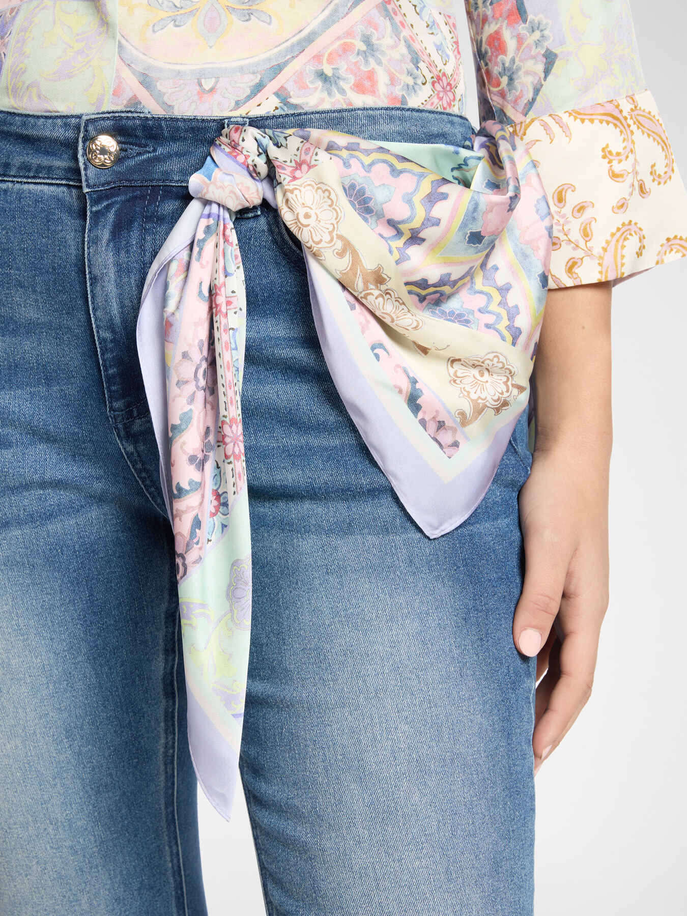Regular jeans with scarf, "Rose" image number 3
