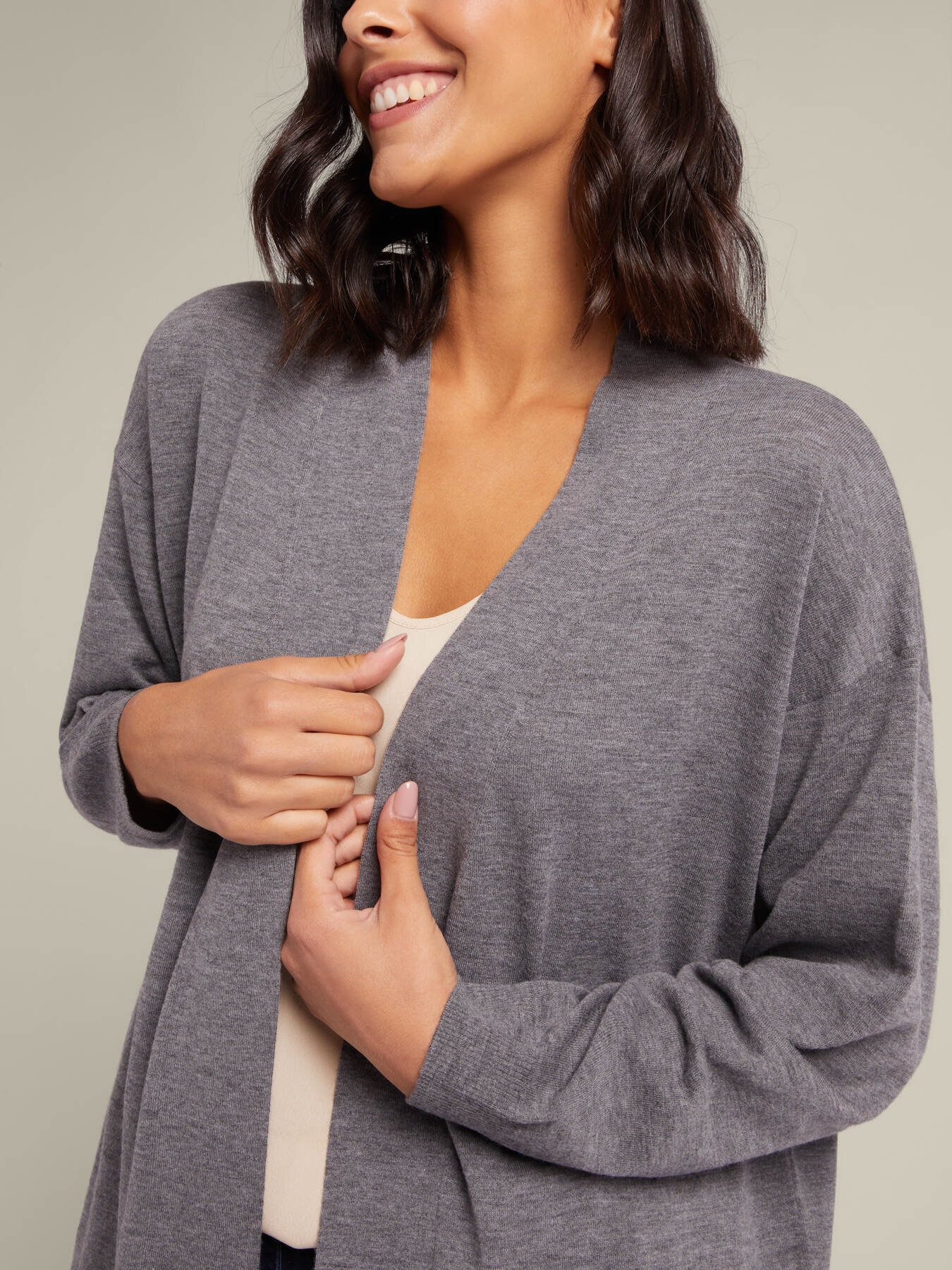 Cardigan lungo in lana comfort image number 3