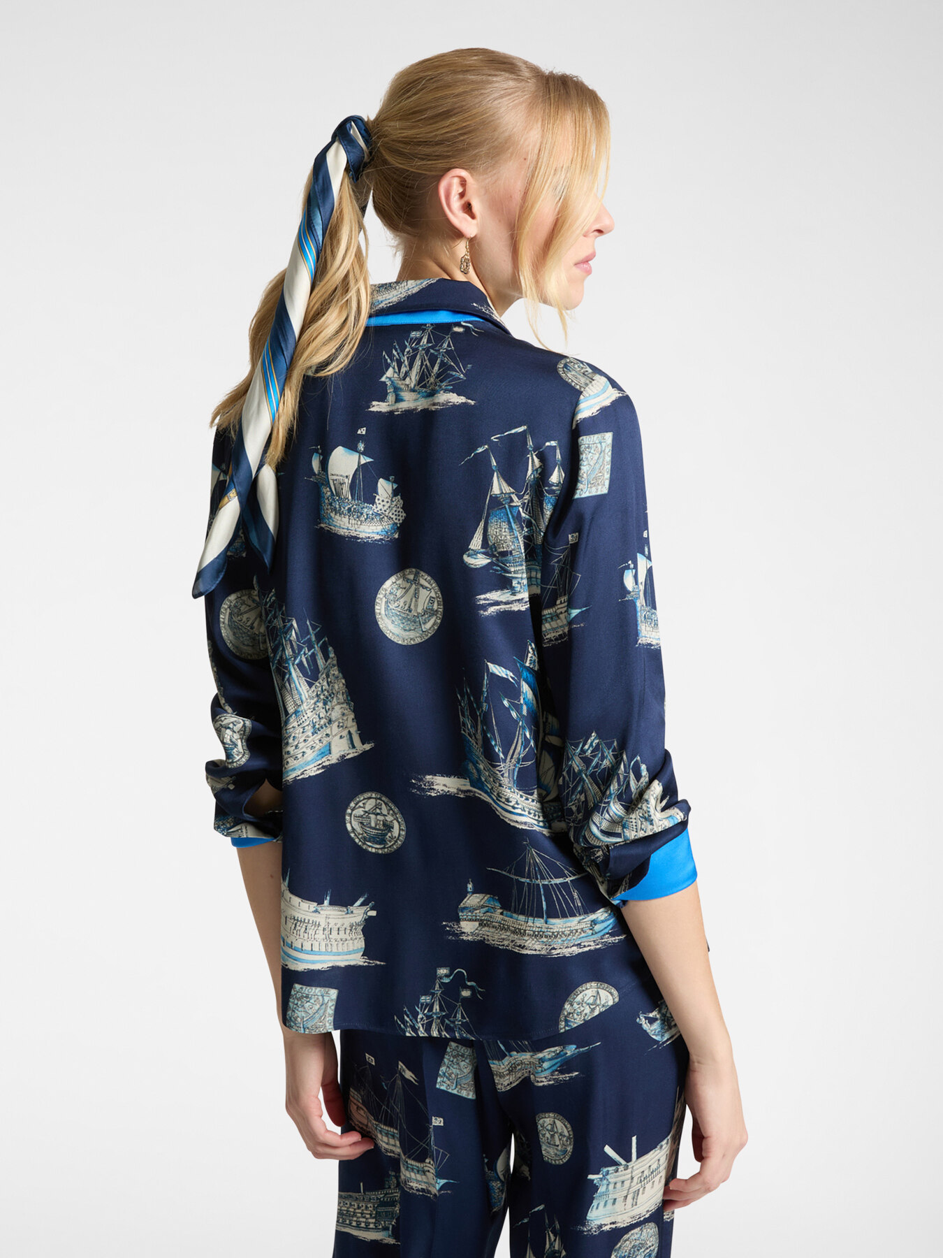 Chemise &agrave; l&rsquo;imprim&eacute; bateaux image number 1