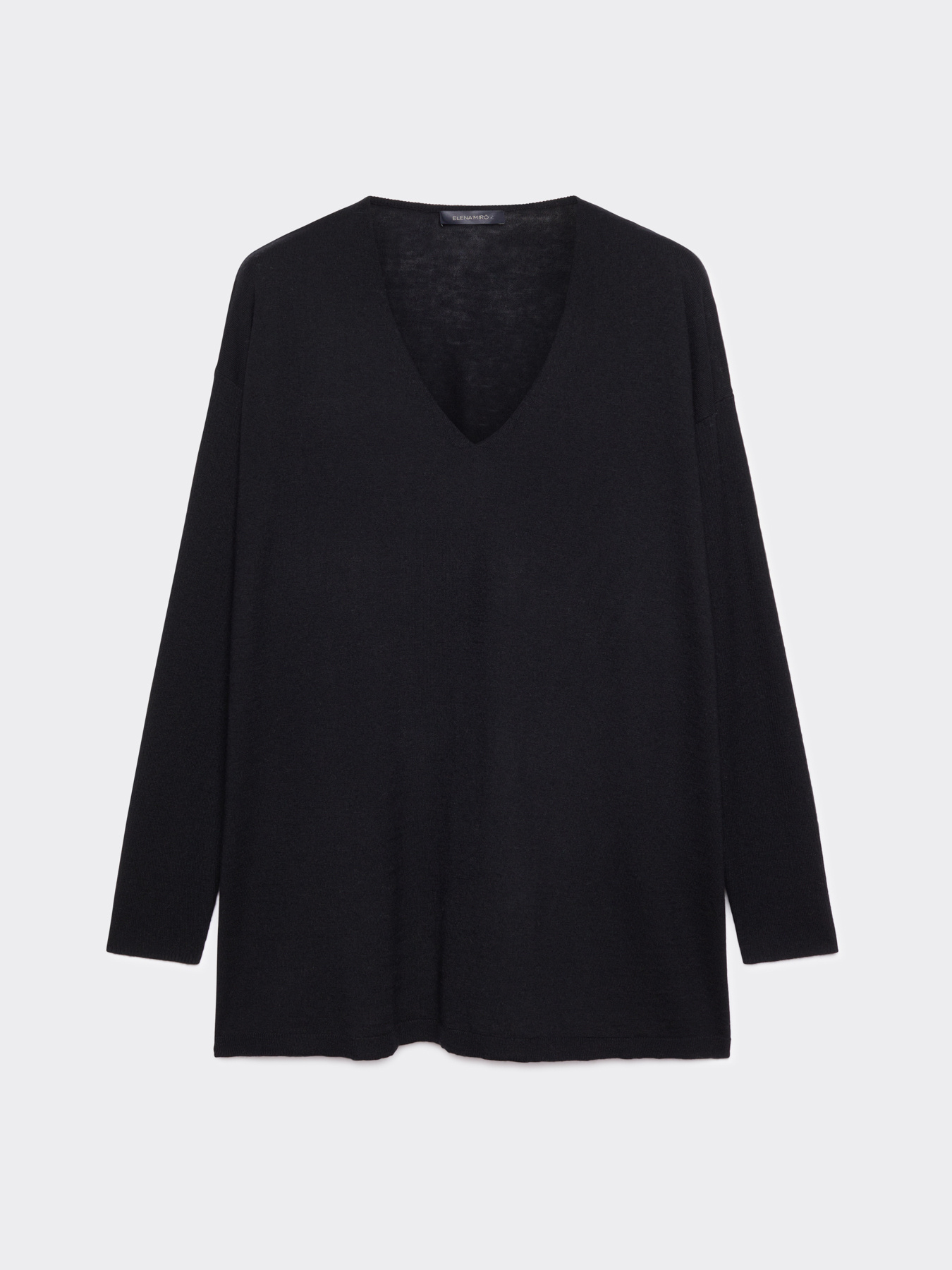 Pull large avec encolure en V image number 4