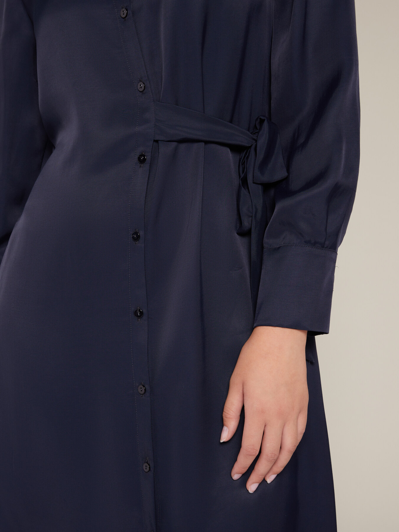 Formal dress with bow image number 3