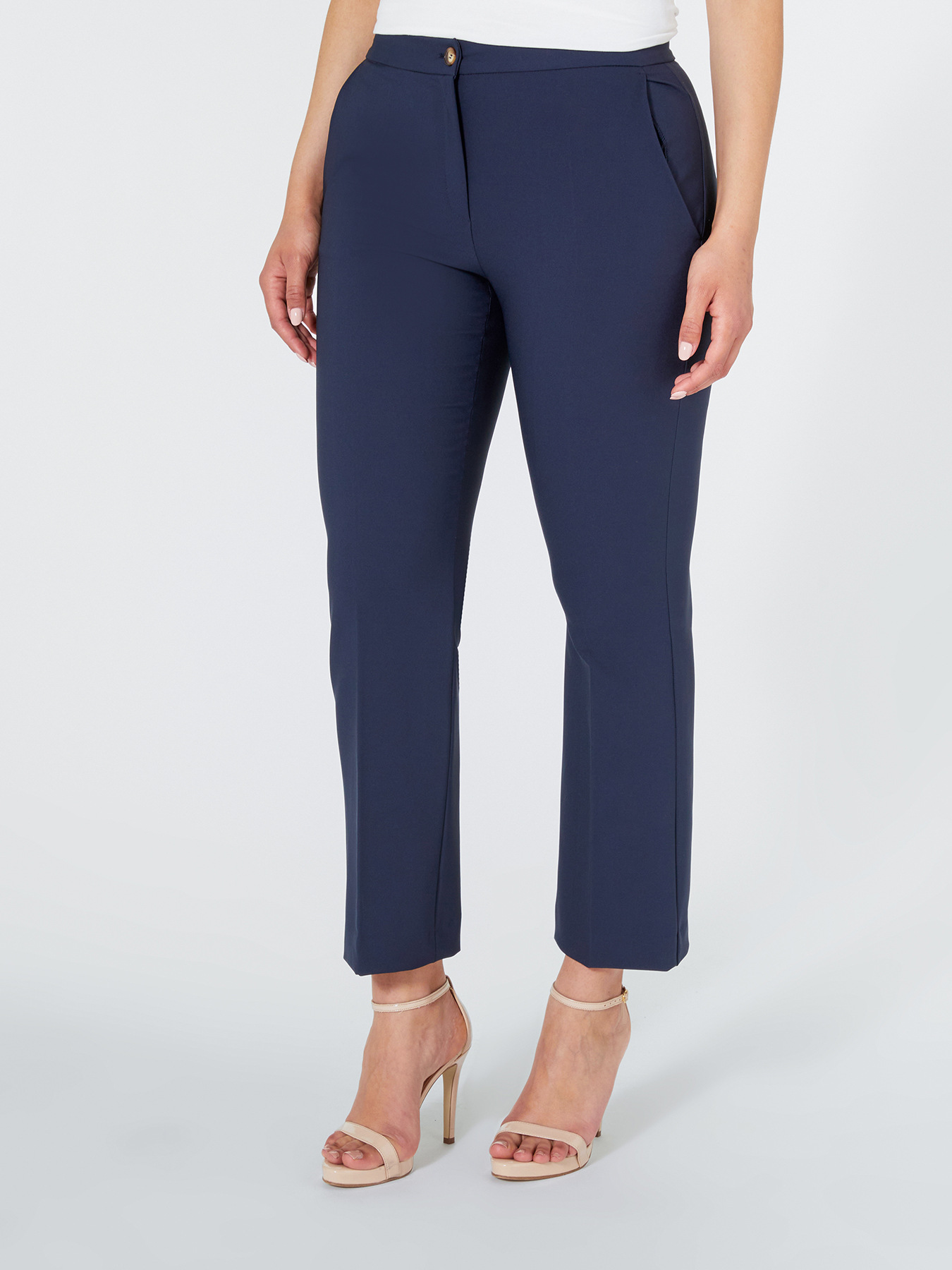 Pantalones kick flare de tejido t&eacute;cnico image number 1