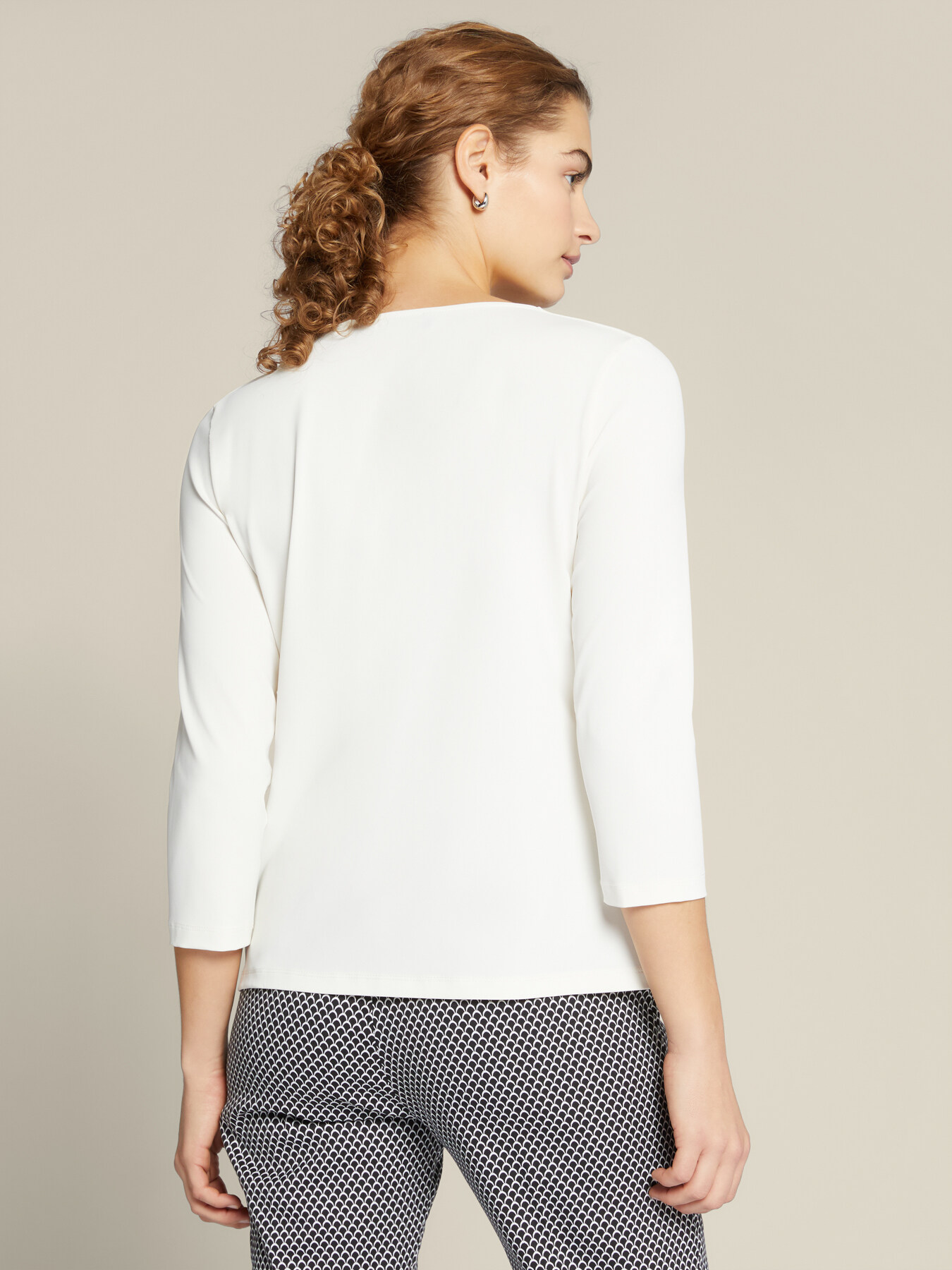 Camiseta con escote drapeado image number 1