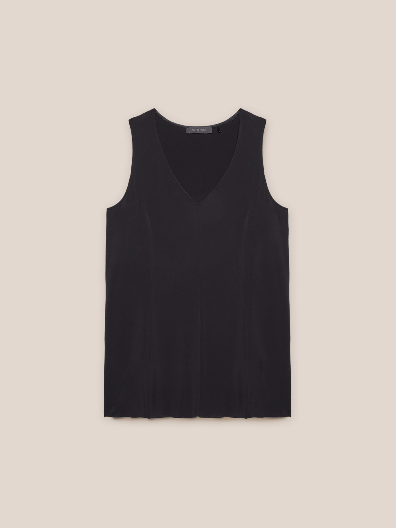 Top con escote de pico image number 4