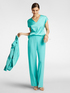 Blusa de raso con escote de pico image number 2